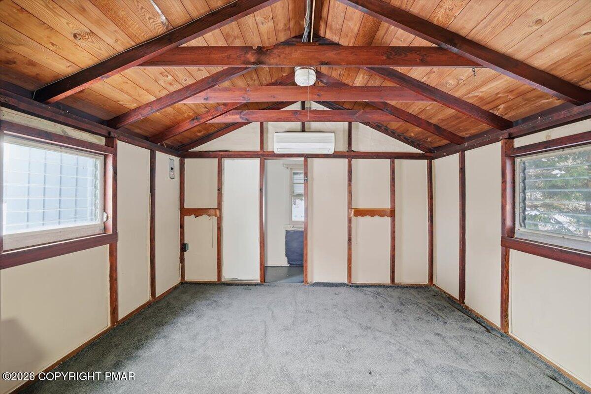107 Circle Lane Property Photo 6