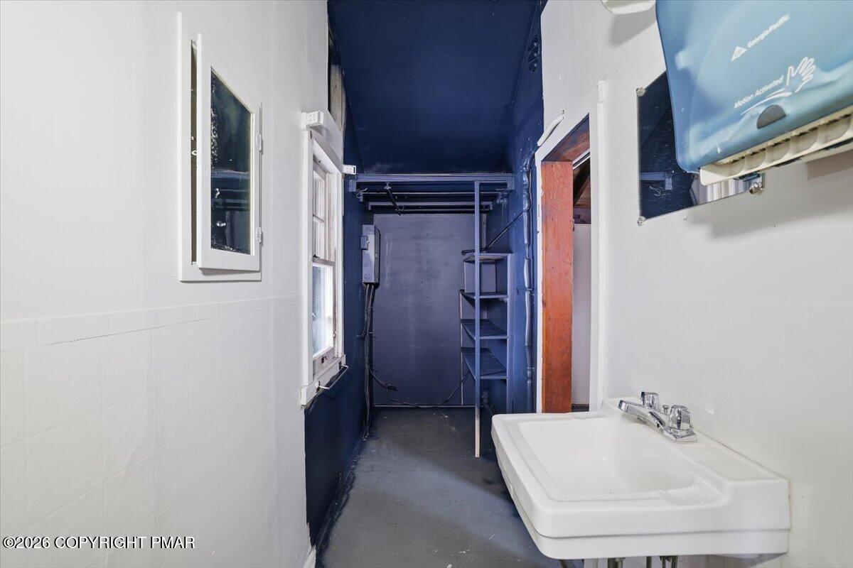 107 Circle Lane Property Photo 9
