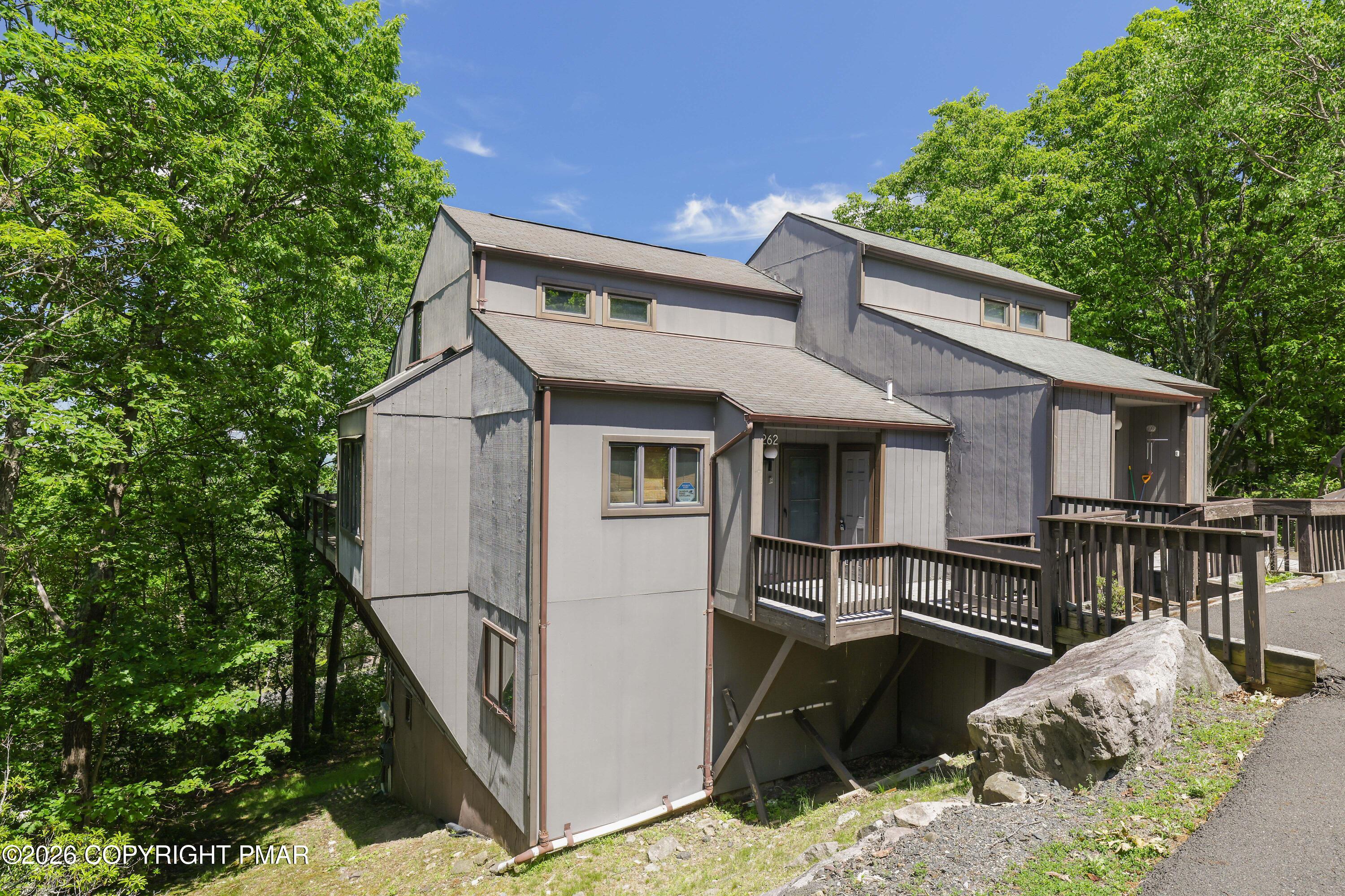 262 Overlook Way Property Photo 1