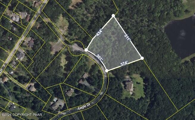 Bush Ct 3 Court Property Photo 1