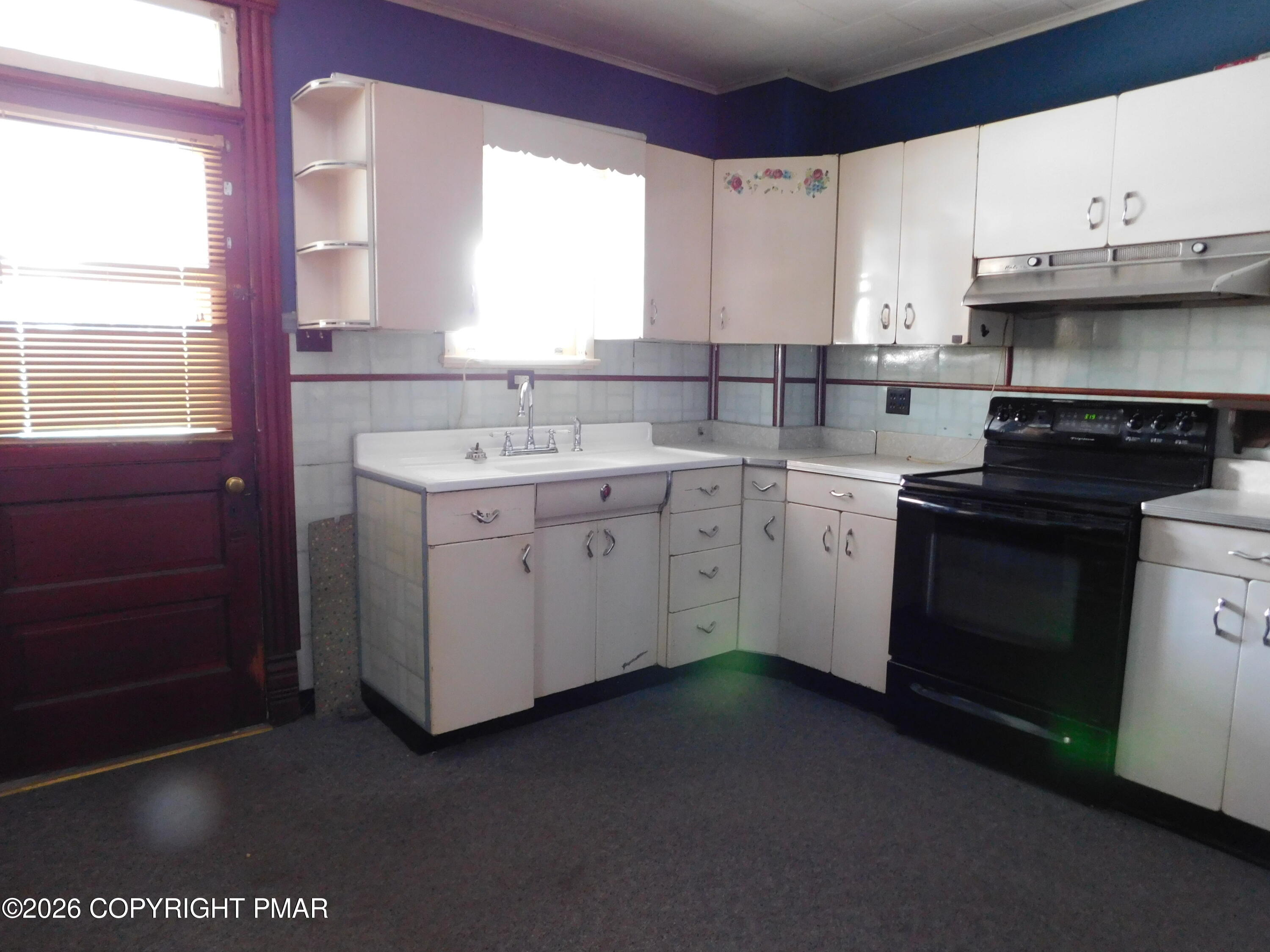 103 E Amidon Street Property Photo 6