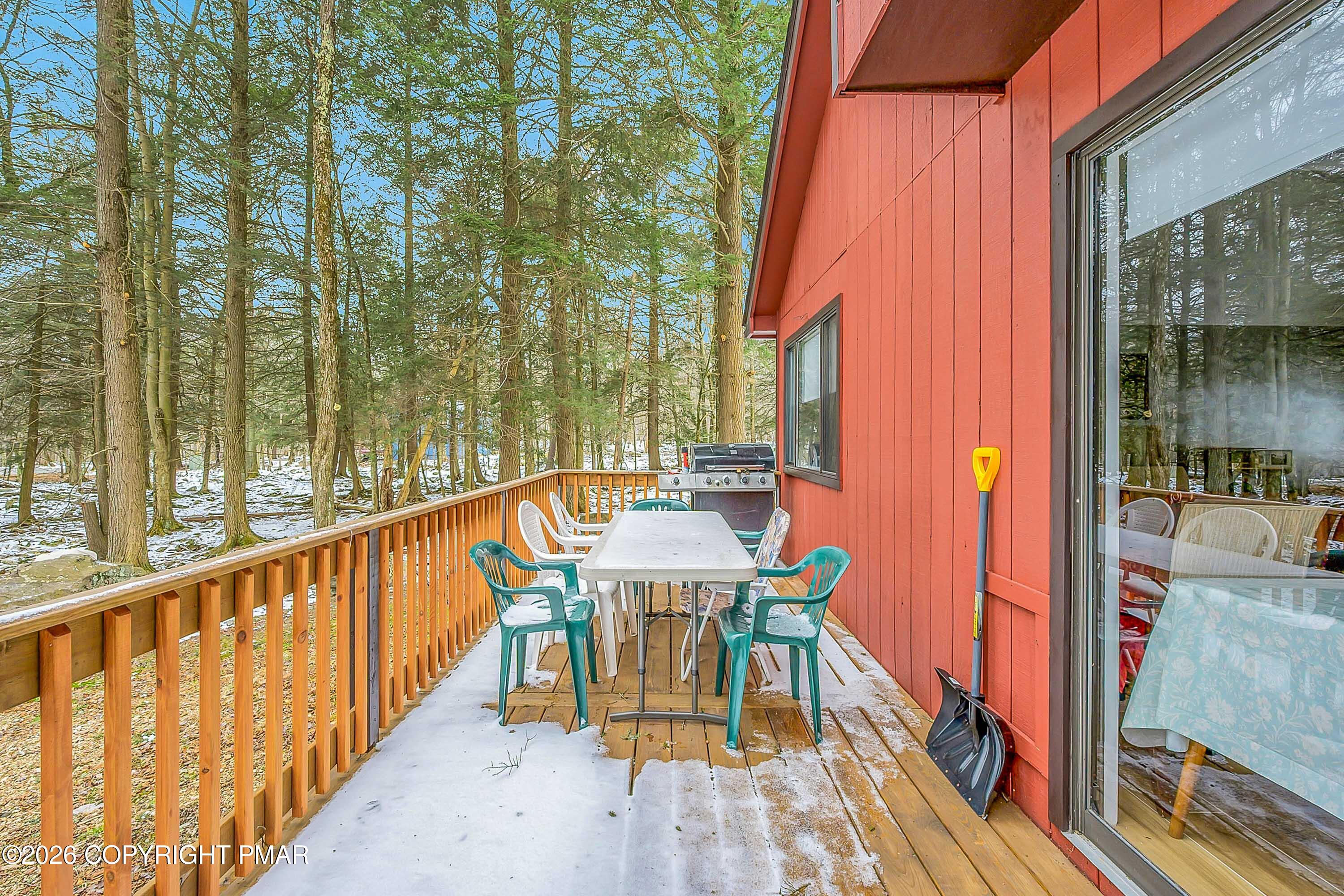 1027 Valley Road Property Photo 2