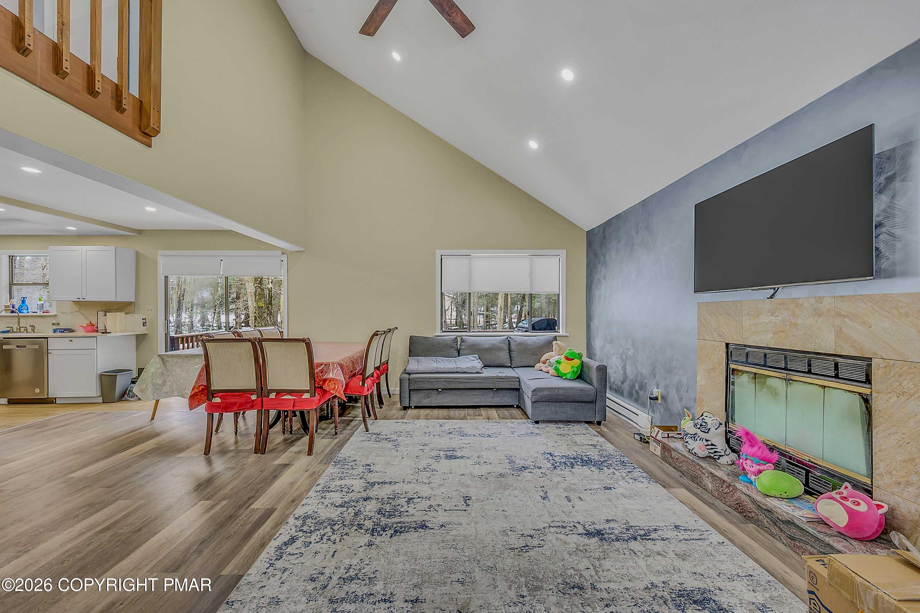 1027 Valley Road Property Photo 6