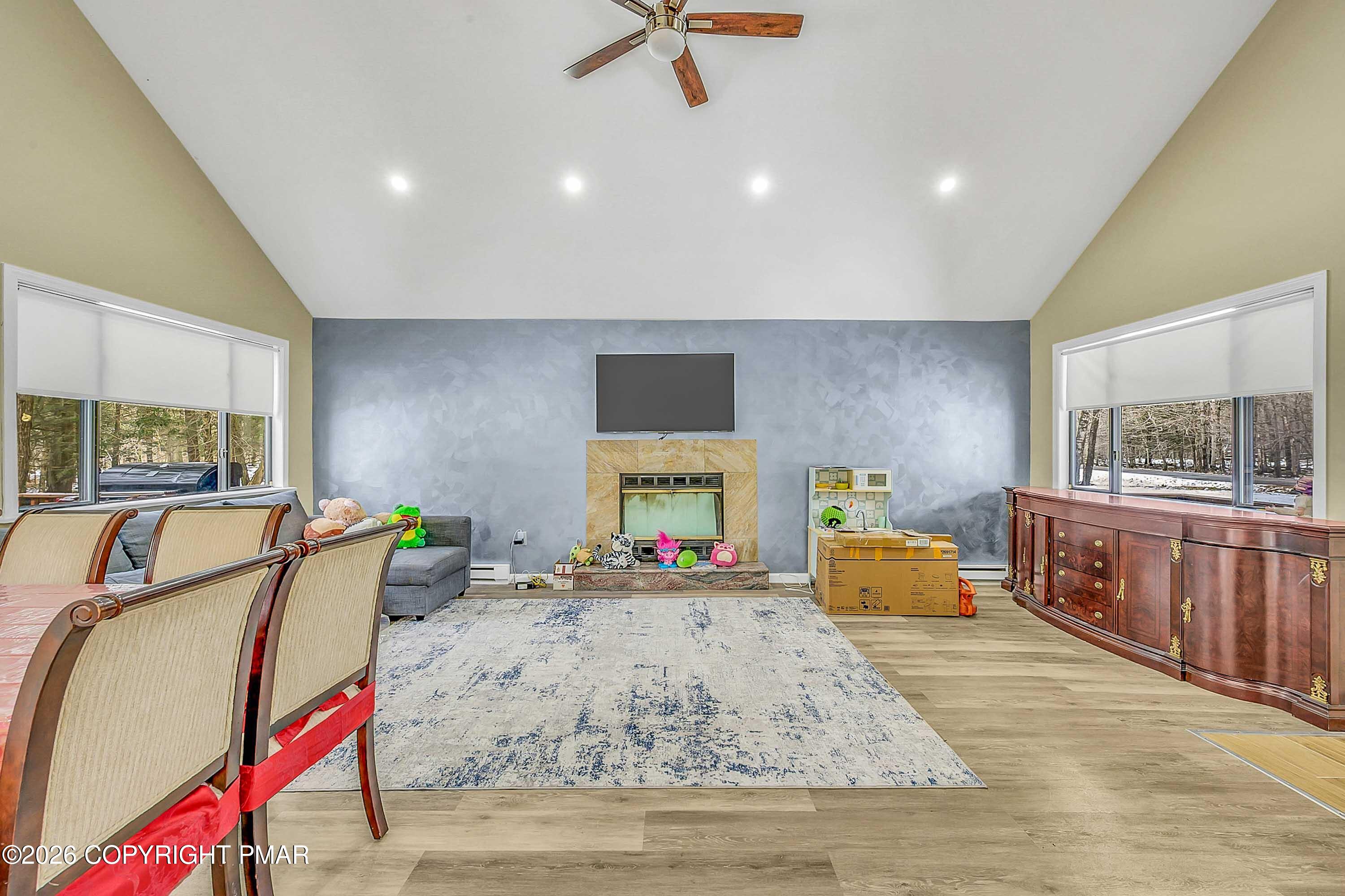 1027 Valley Road Property Photo 7