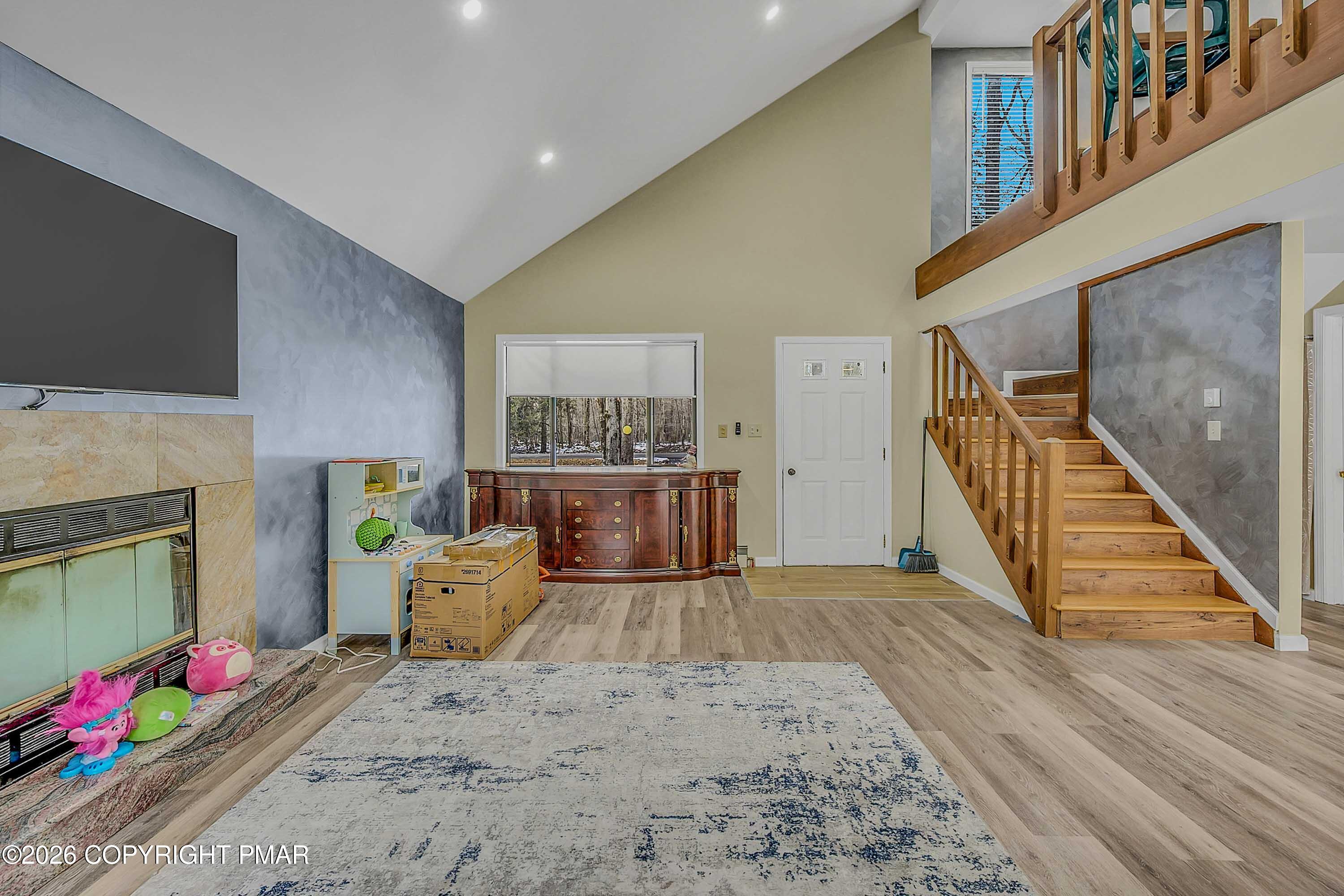 1027 Valley Road Property Photo 8