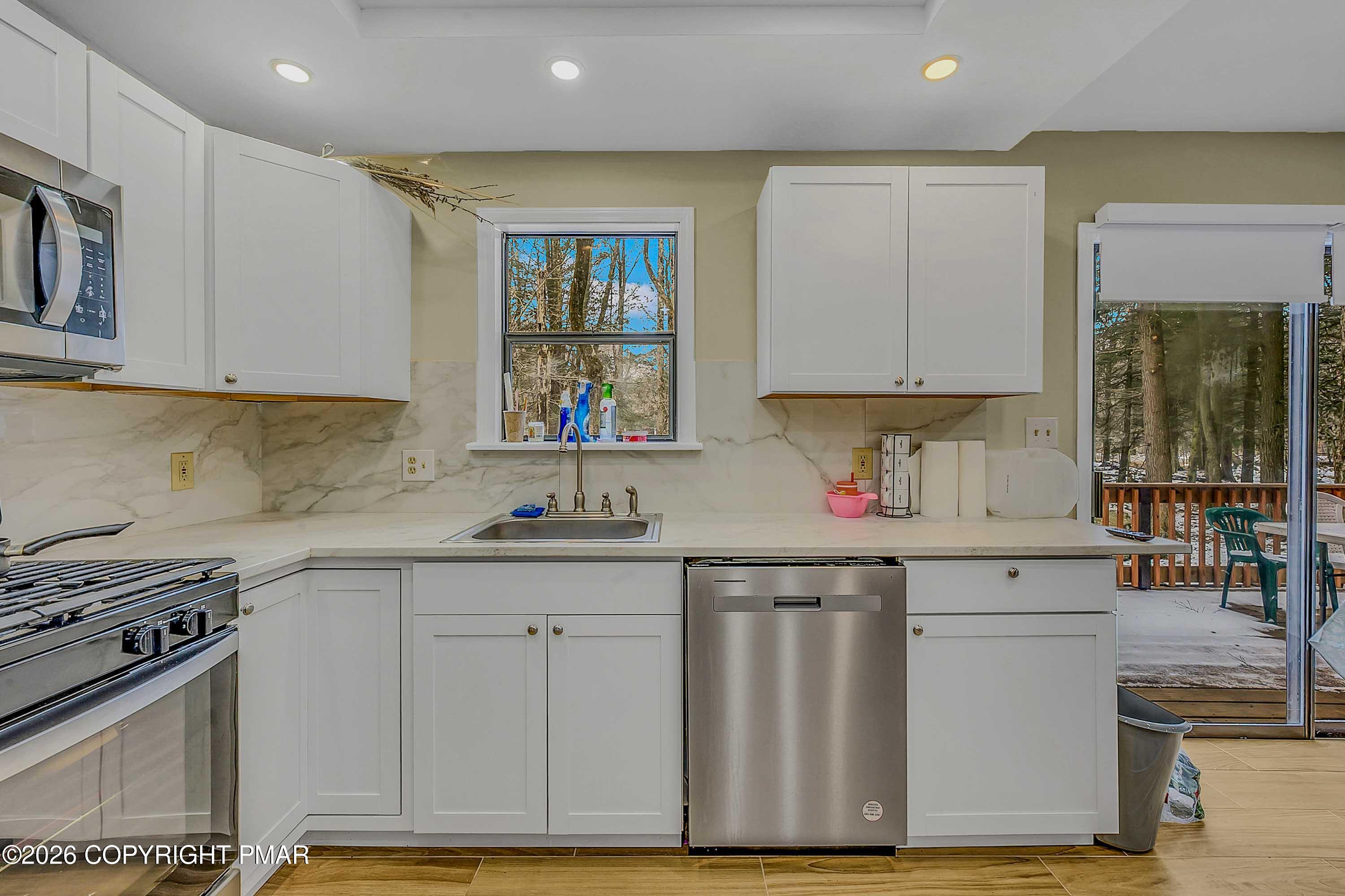1027 Valley Road Property Photo 11