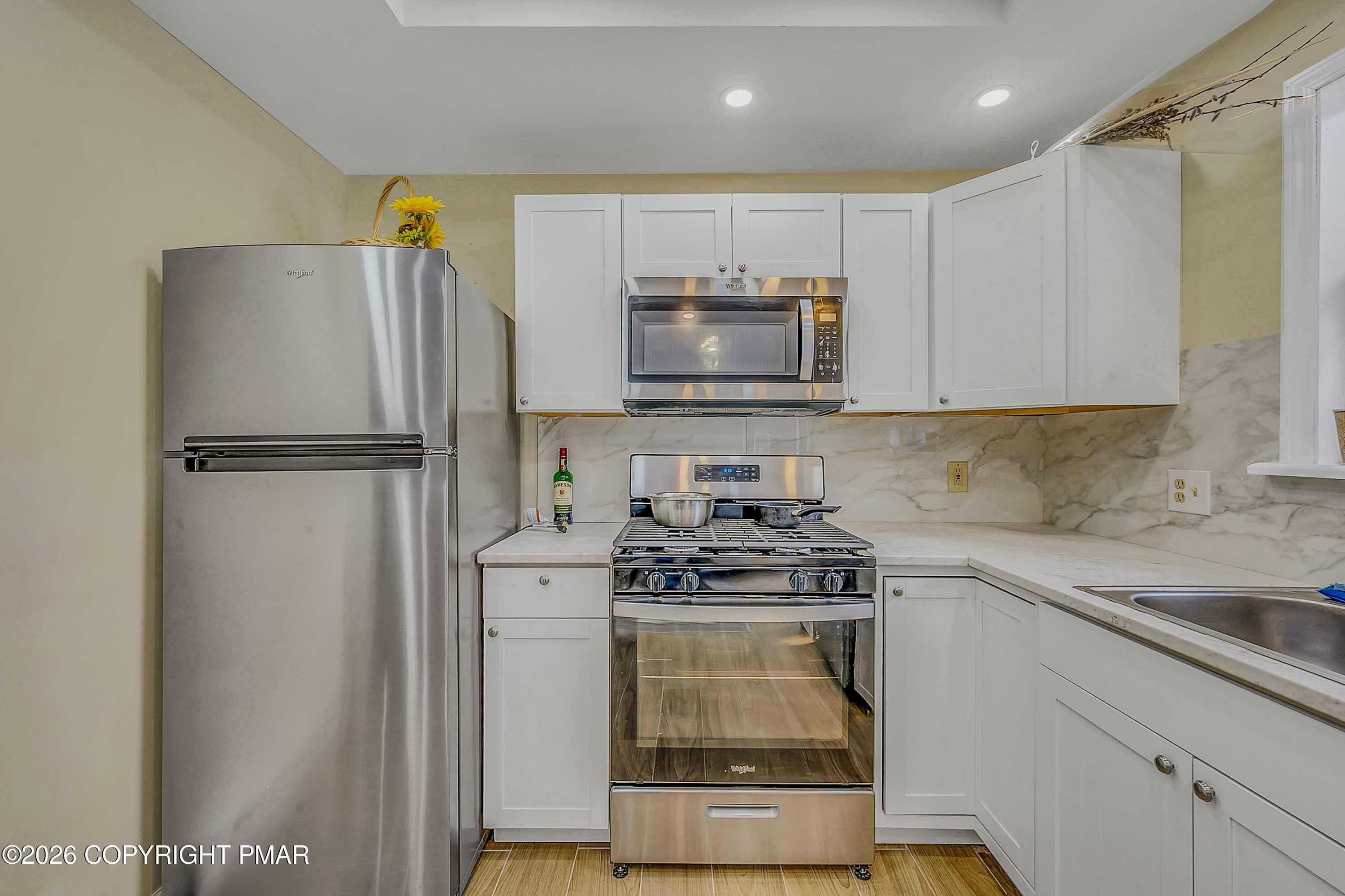 1027 Valley Road Property Photo 12