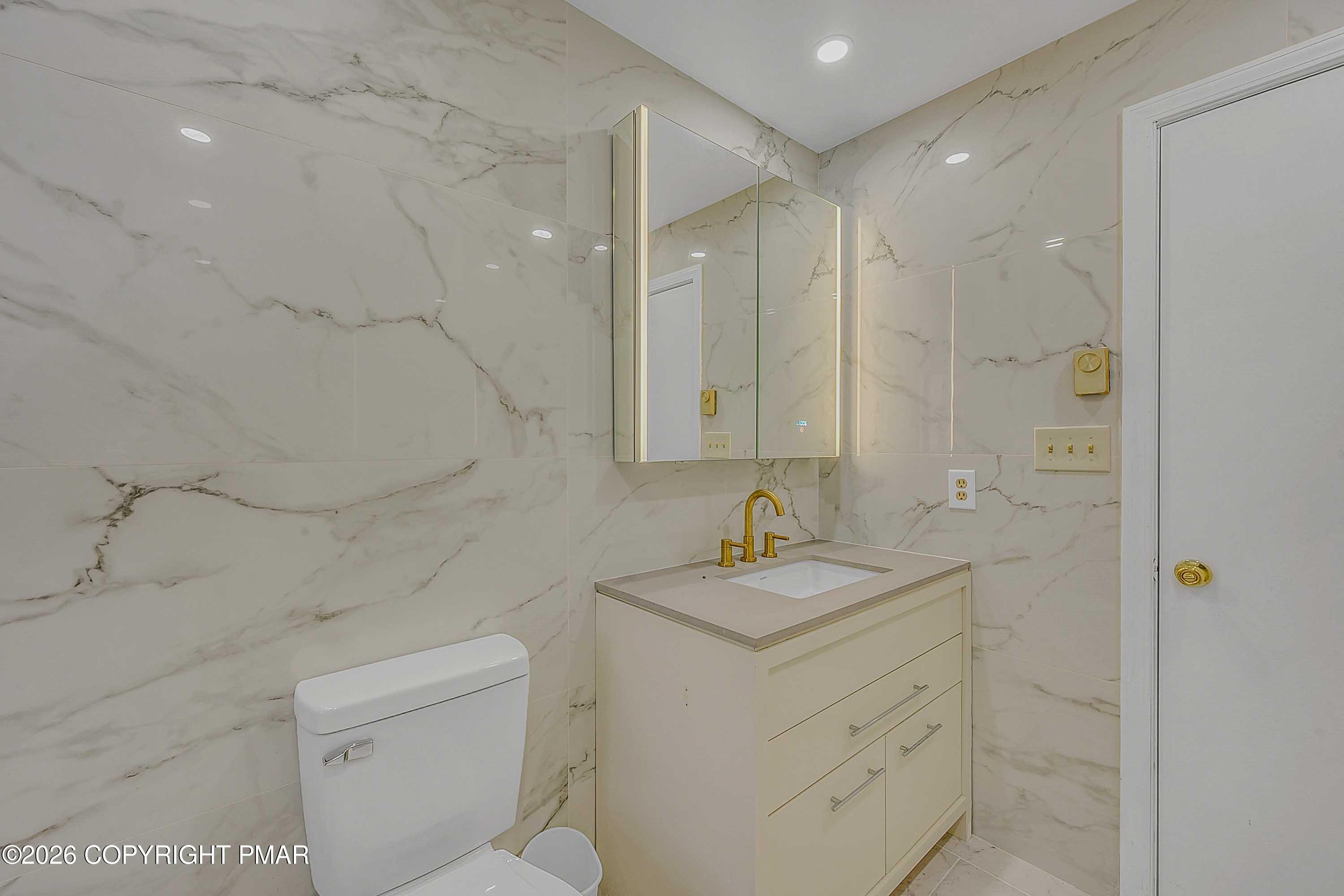 1027 Valley Road Property Photo 24