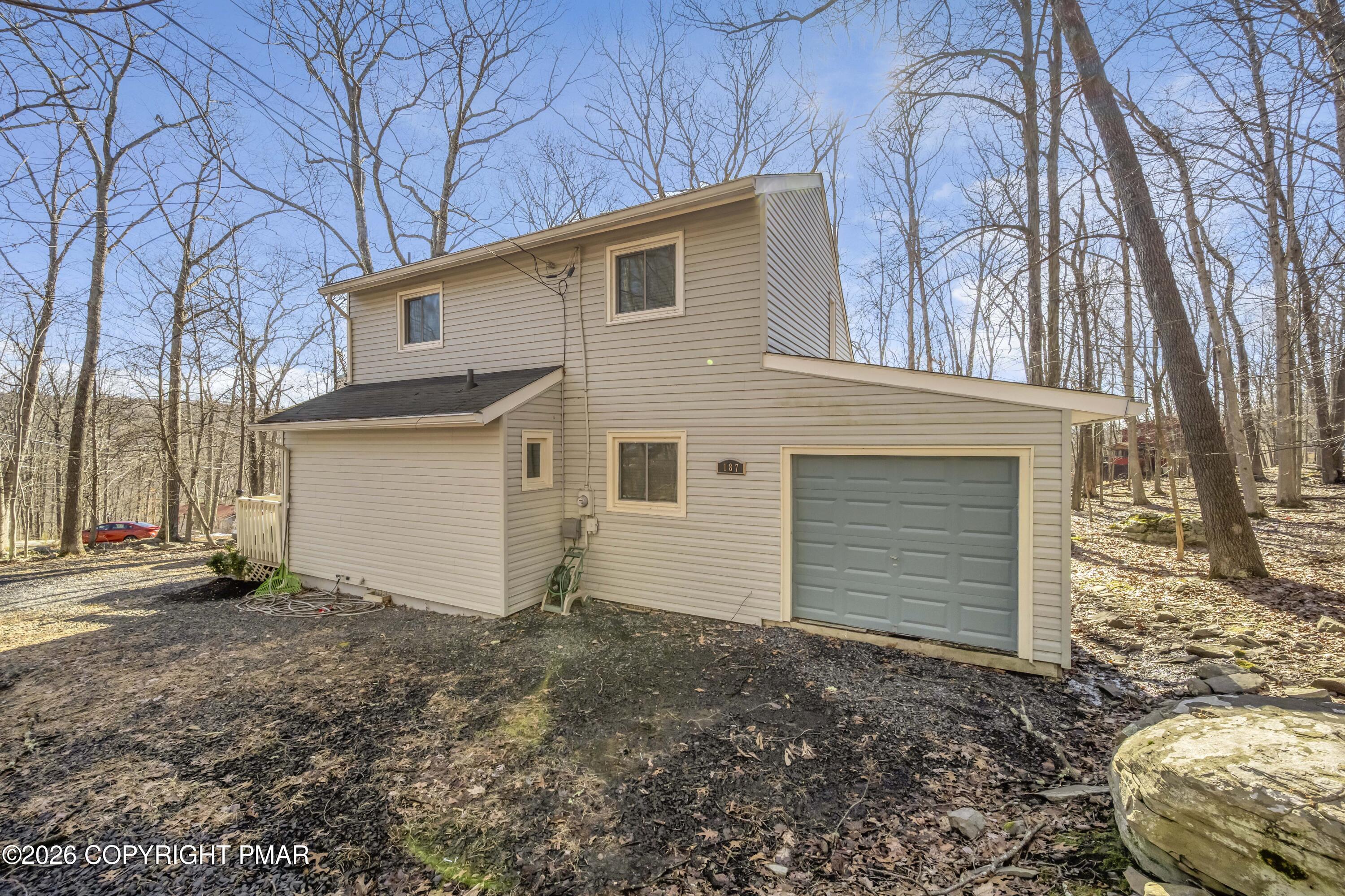 187 Bellingham Drive Property Photo 2