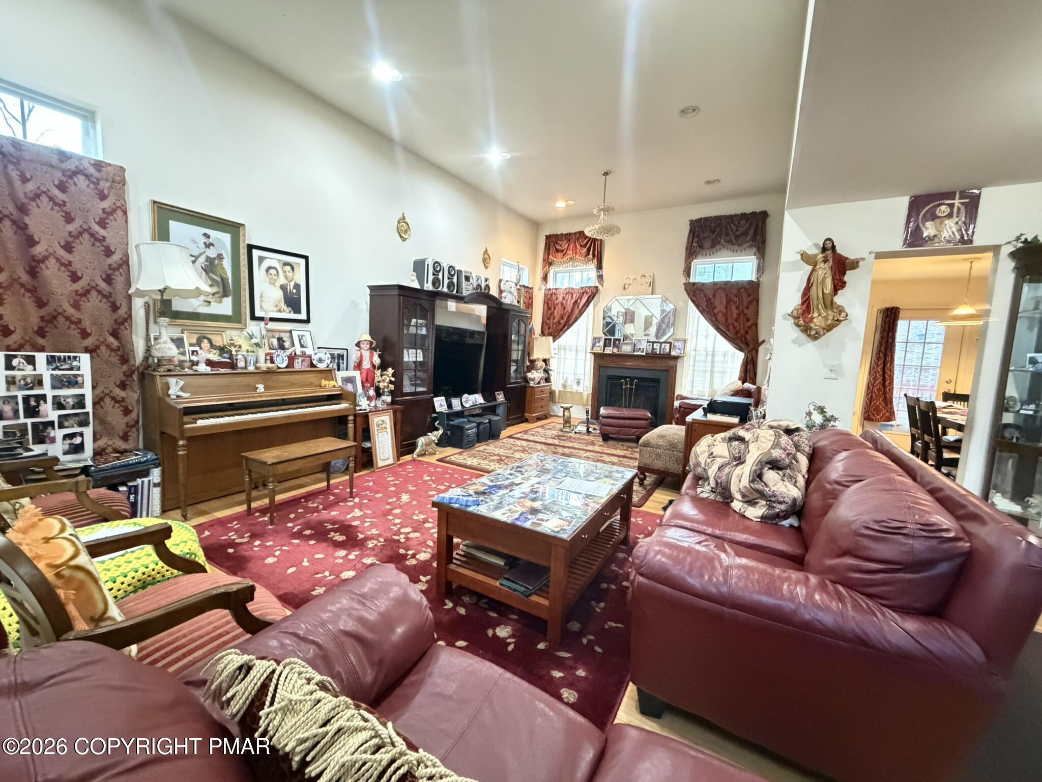 151 Kensington Drive Property Photo 9