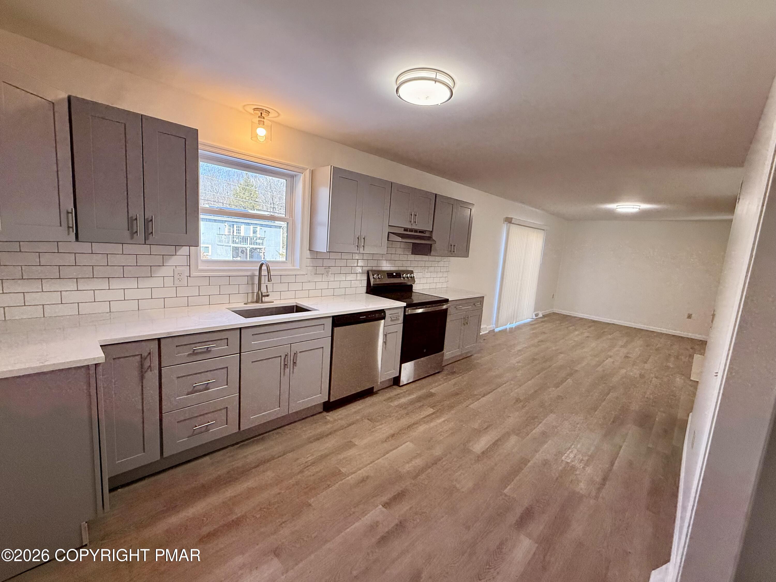 1300 Cambell Way Property Photo 6