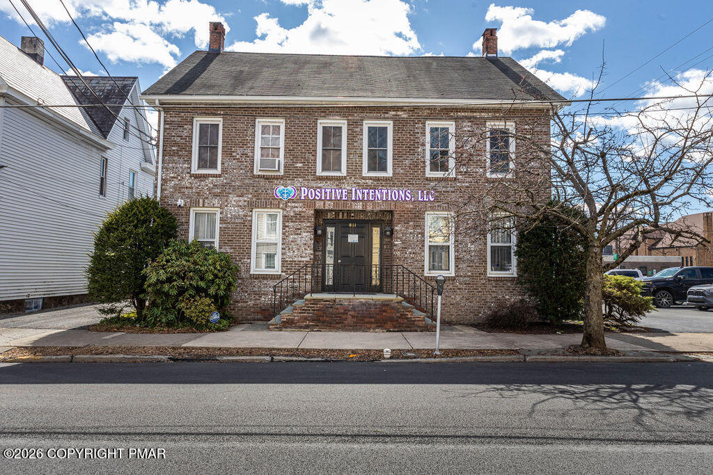 811 Monroe Street Property Photo 1