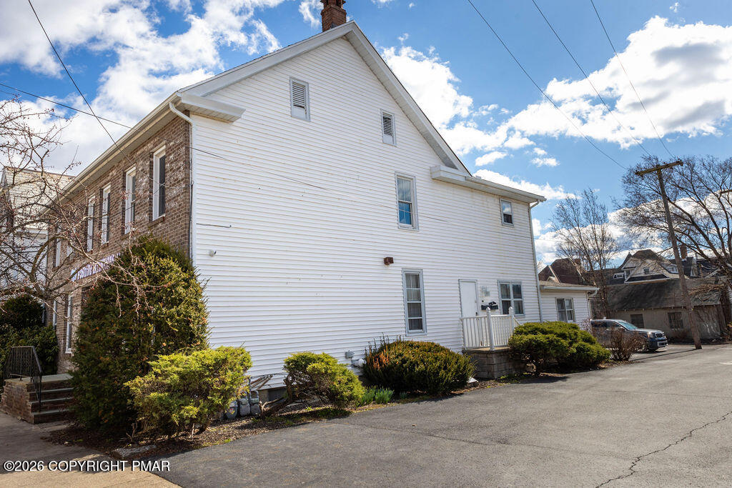 811 Monroe Street Property Photo 37