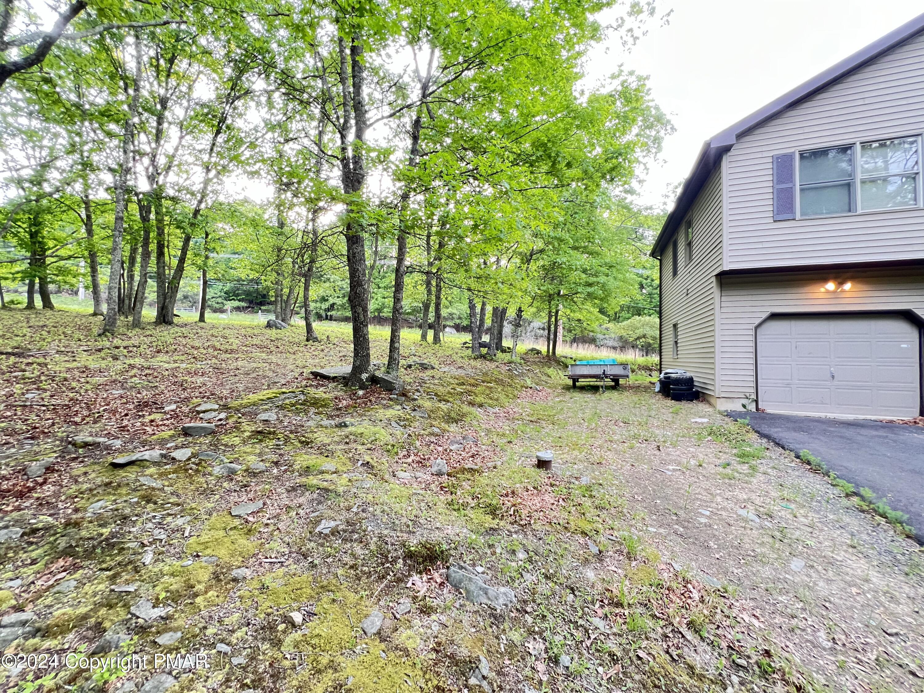 107 Warbler Court Property Photo 3
