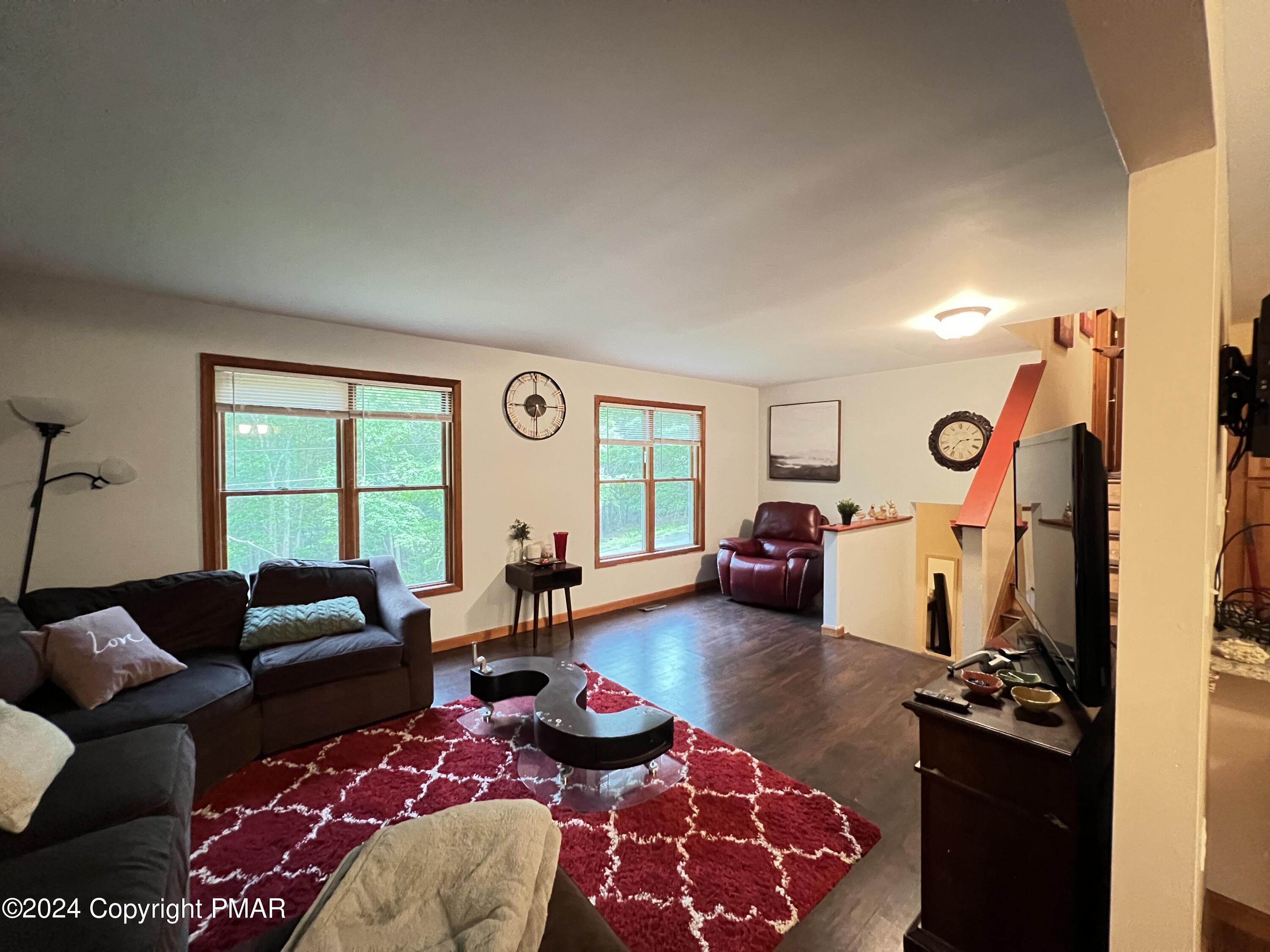107 Warbler Court Property Photo 9