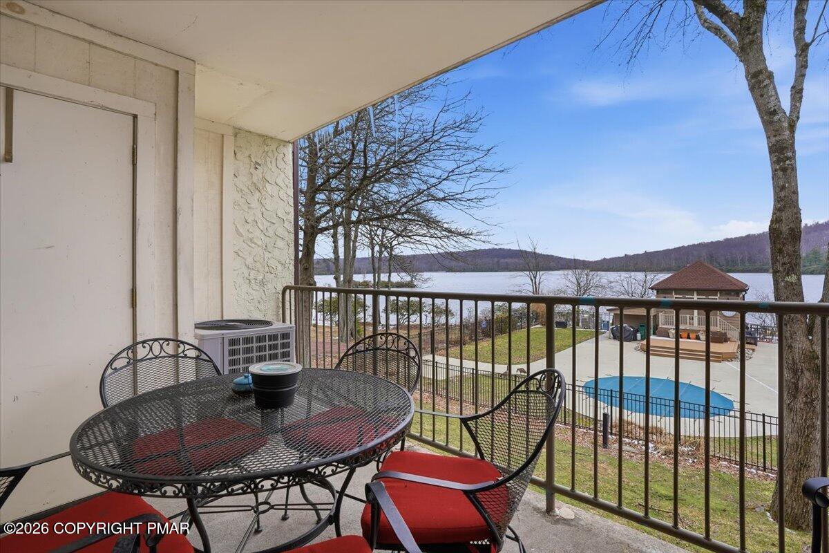 29 Midlake Drive # 202e Property Photo 1