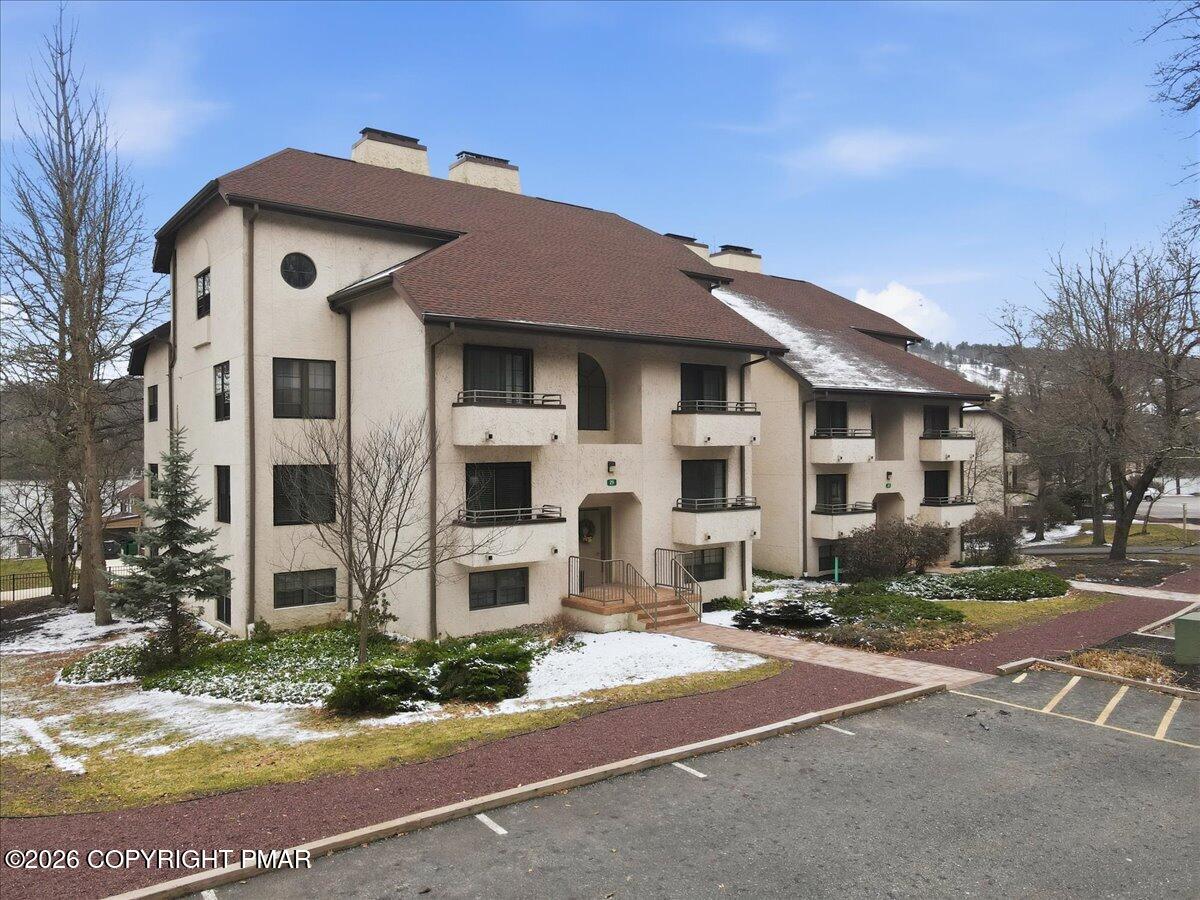 29 Midlake Drive # 202e Property Photo 3