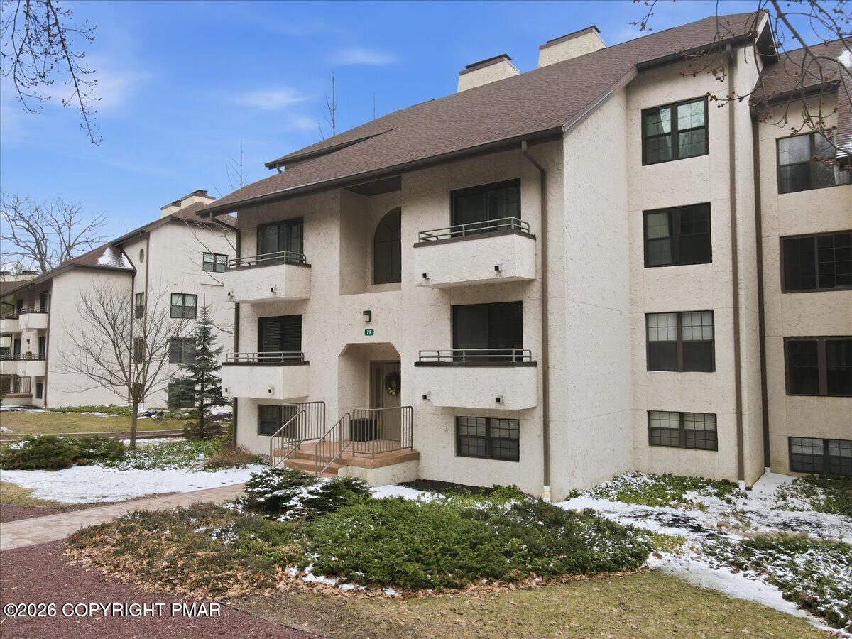 29 Midlake Drive # 202e Property Photo 5