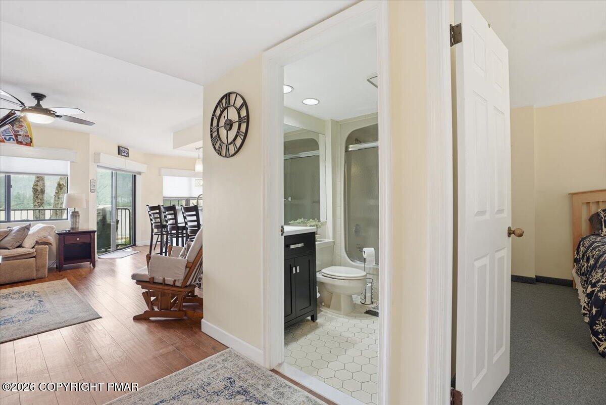 29 Midlake Drive # 202e Property Photo 7