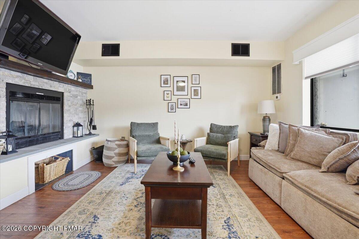 29 Midlake Drive # 202e Property Photo 10