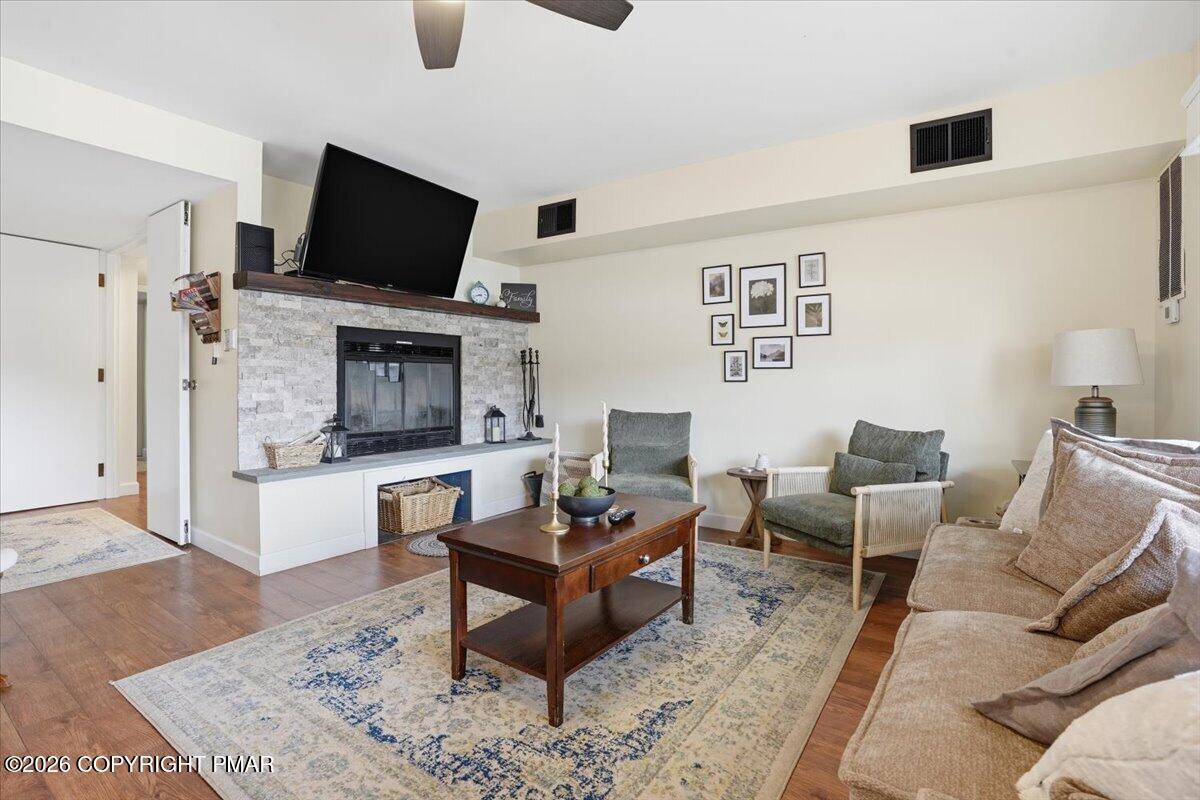 29 Midlake Drive # 202e Property Photo 11