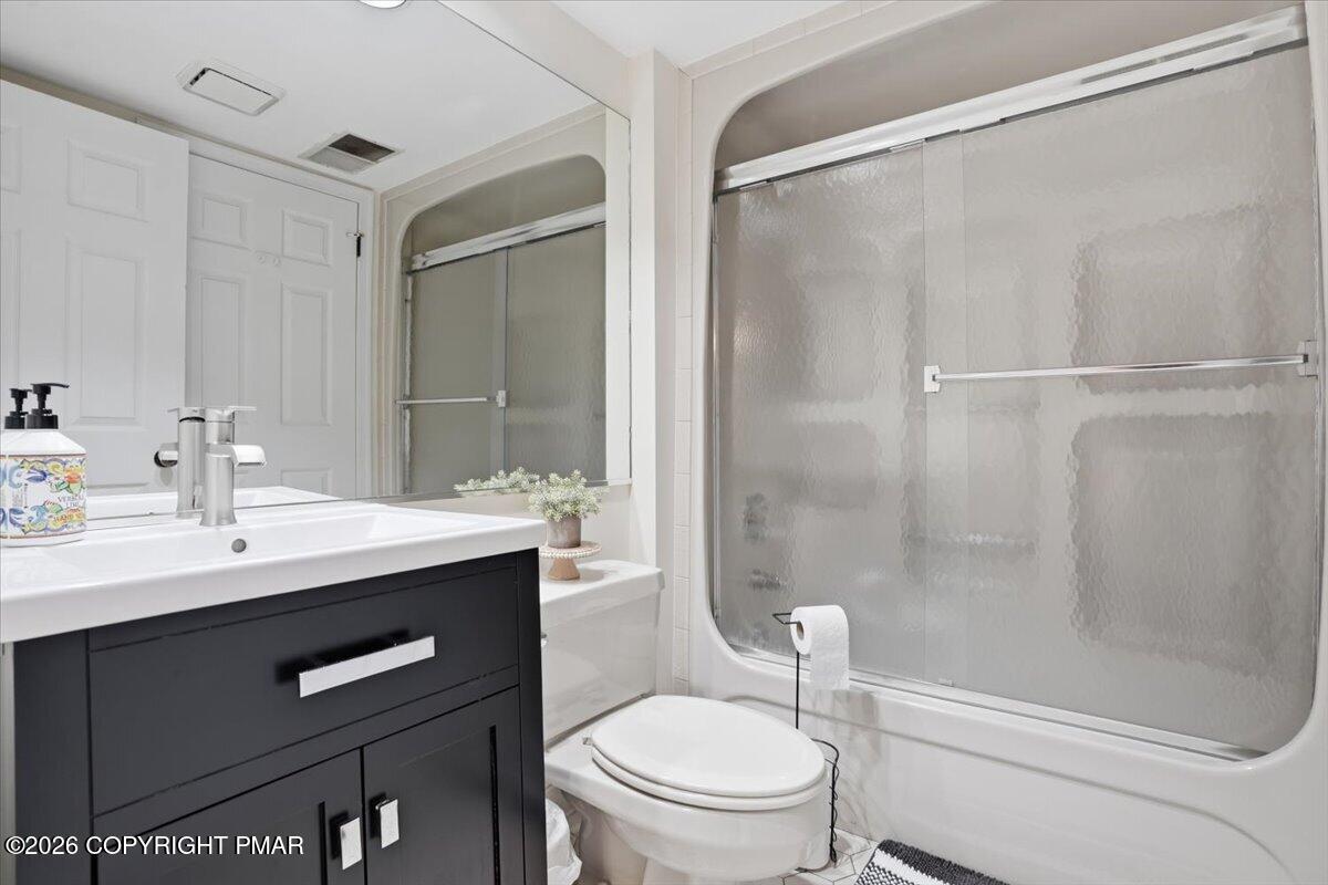 29 Midlake Drive # 202e Property Photo 31