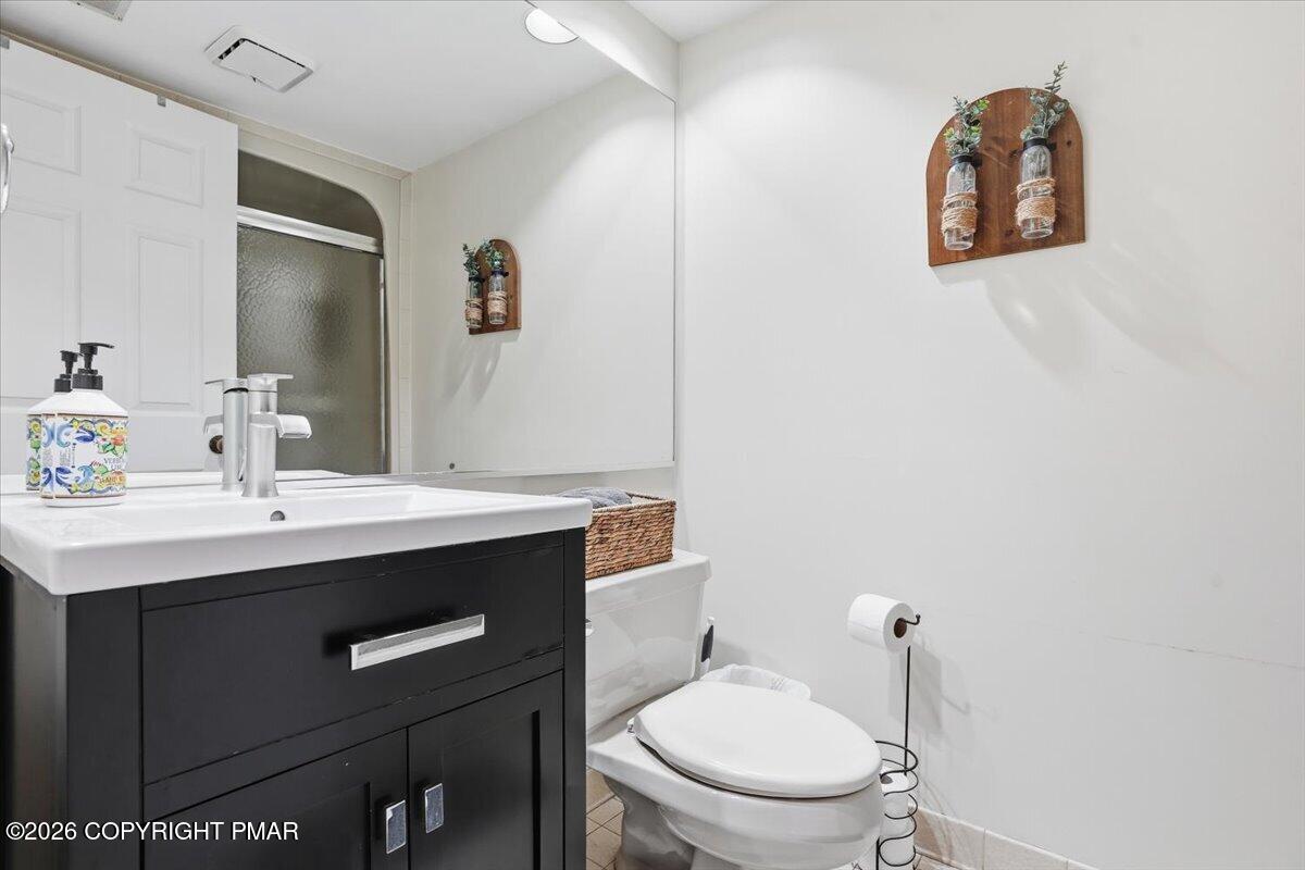 29 Midlake Drive # 202e Property Photo 32