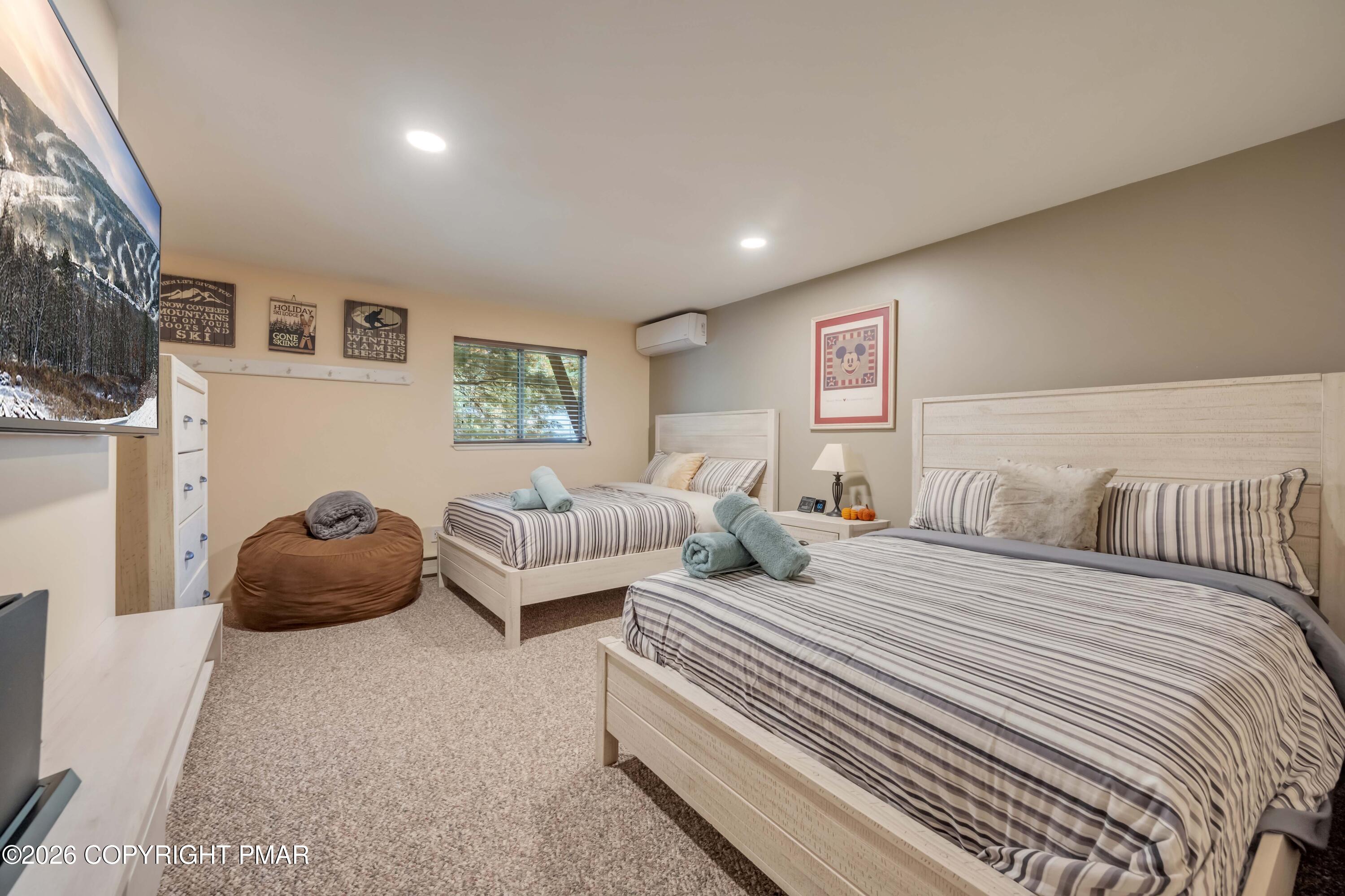 25 Middle Village Way Property Photo 14