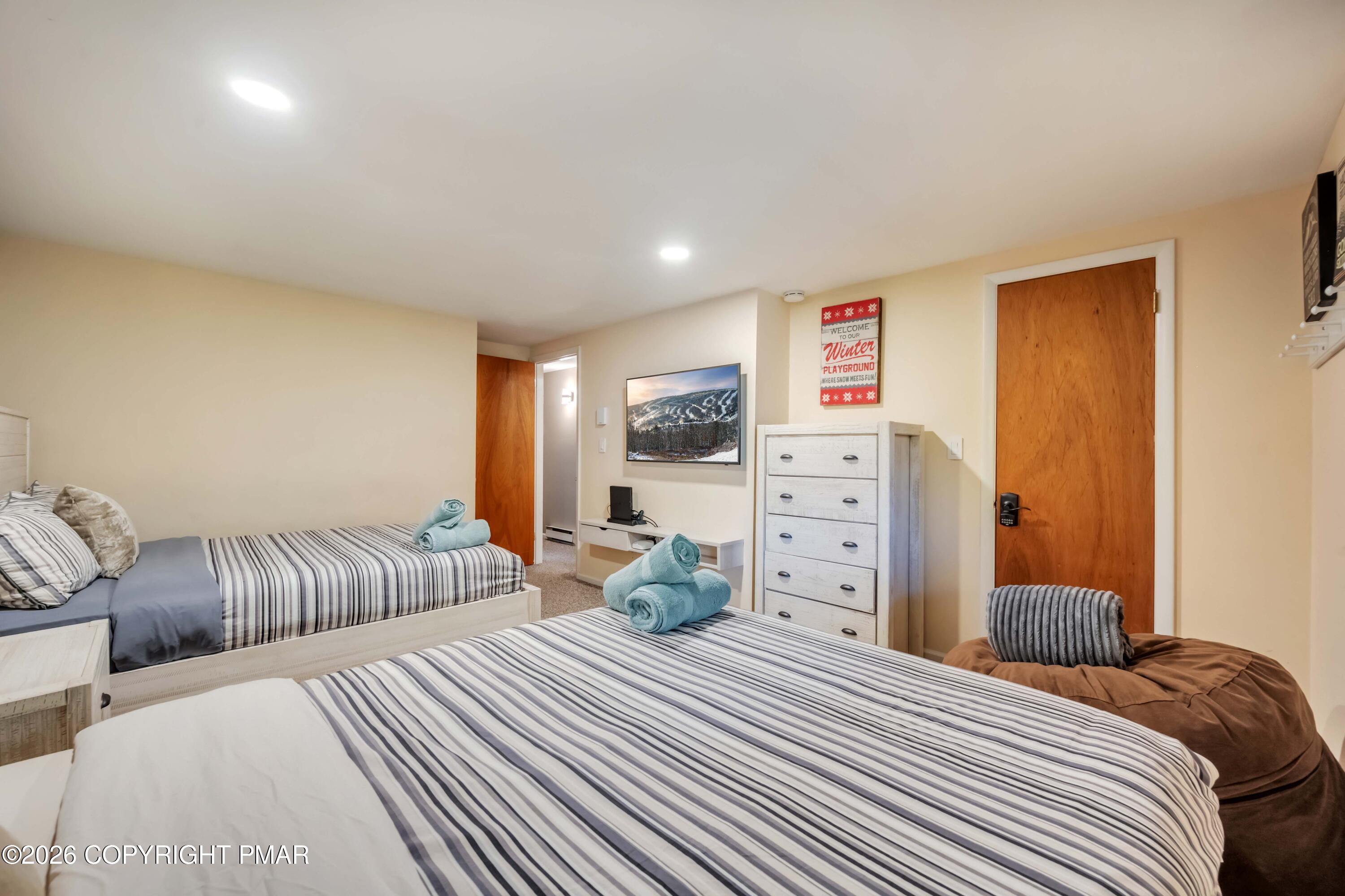 25 Middle Village Way Property Photo 17