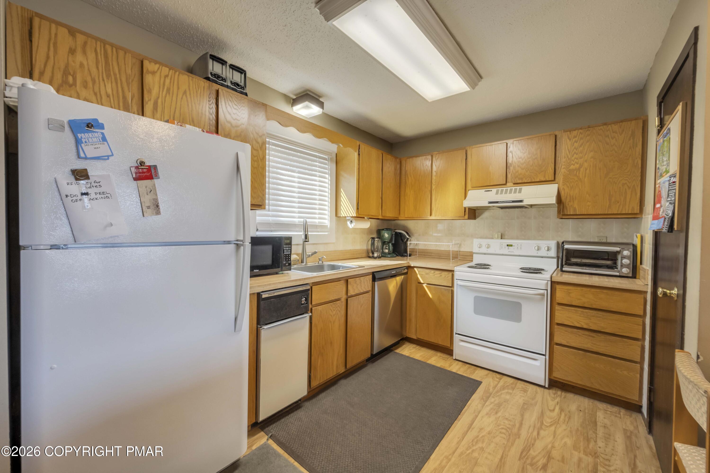 243 High Pass Way Property Photo 3
