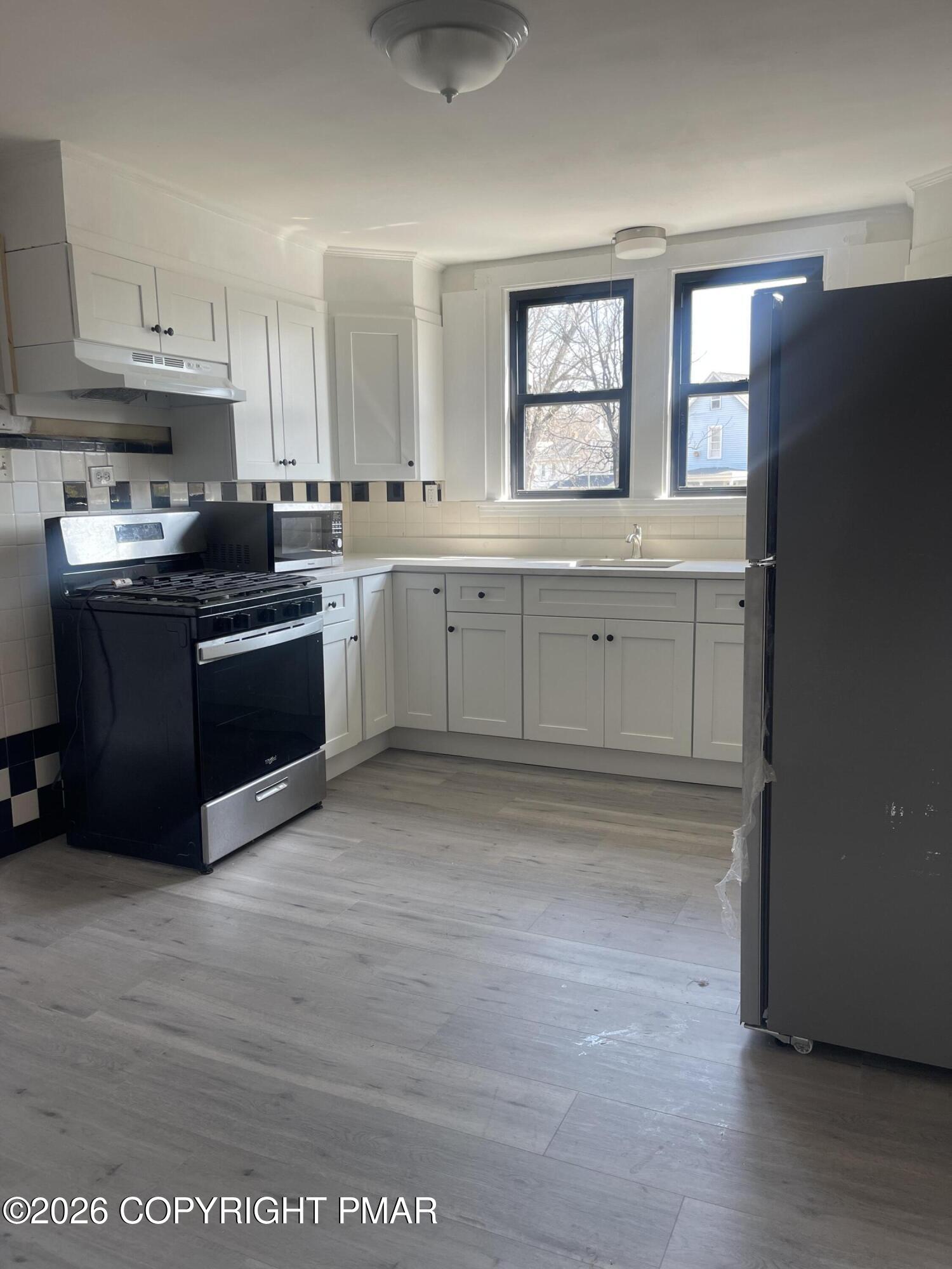 245 Washington Street 2nd Fl Property Photo 15