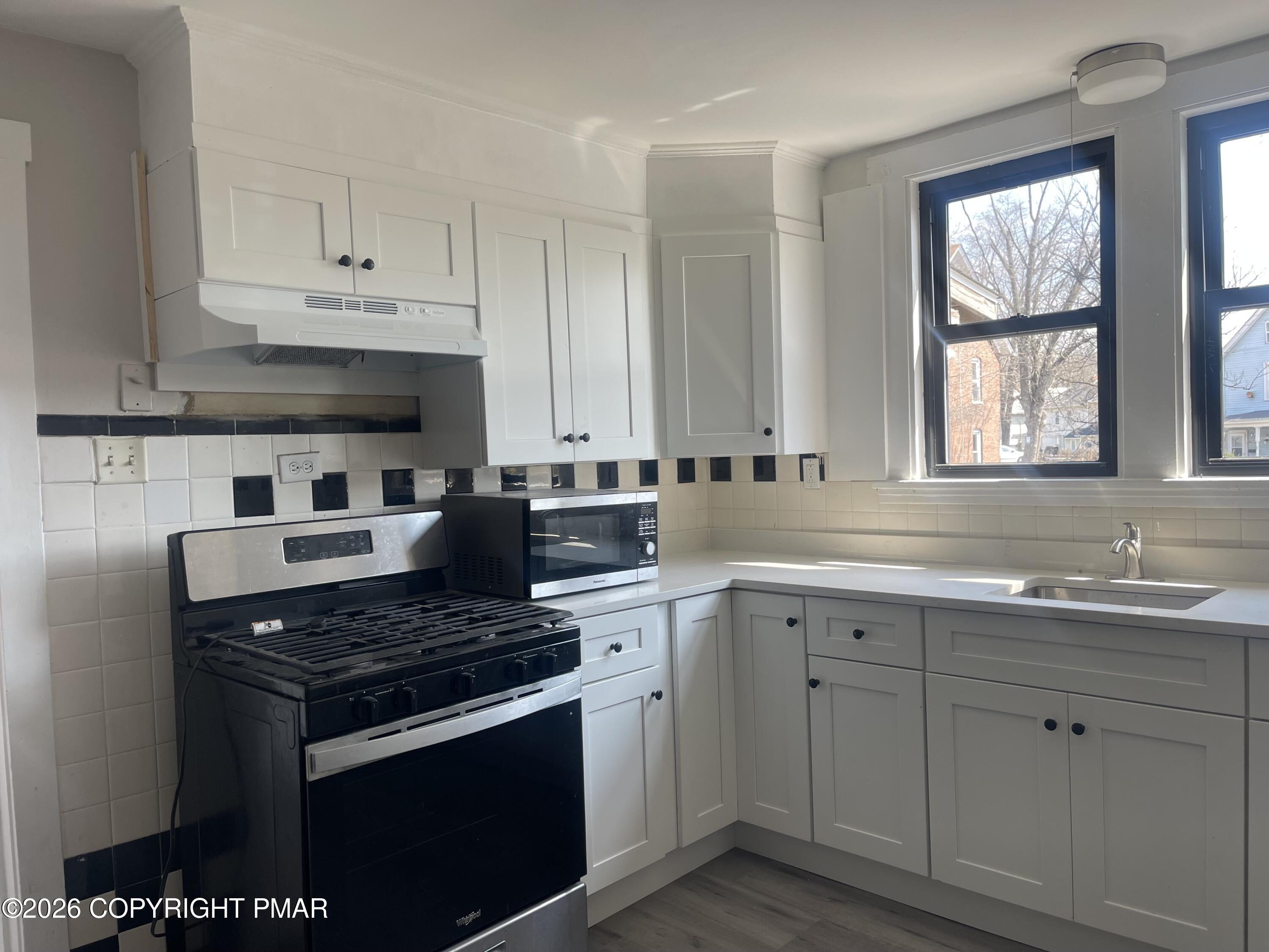 245 Washington Street 2nd Fl Property Photo 16