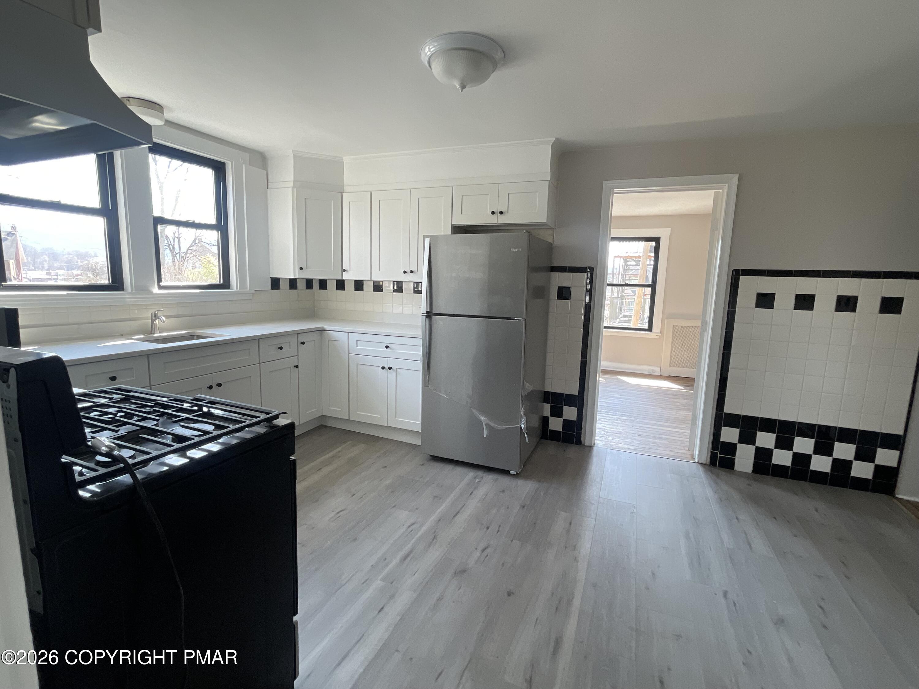 245 Washington Street 2nd Fl Property Photo 18