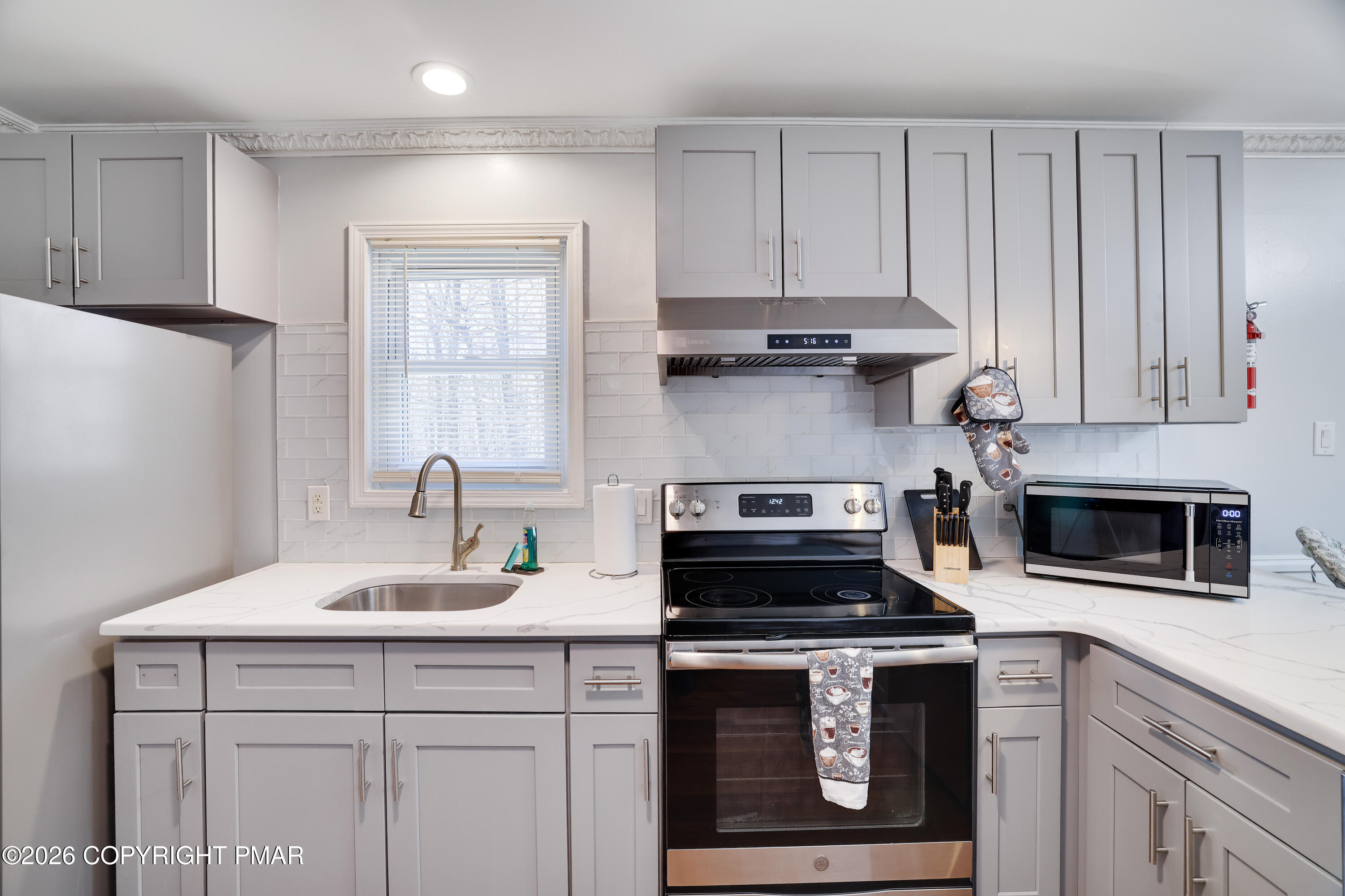 4587 Briarcliff Terrace Property Photo 10