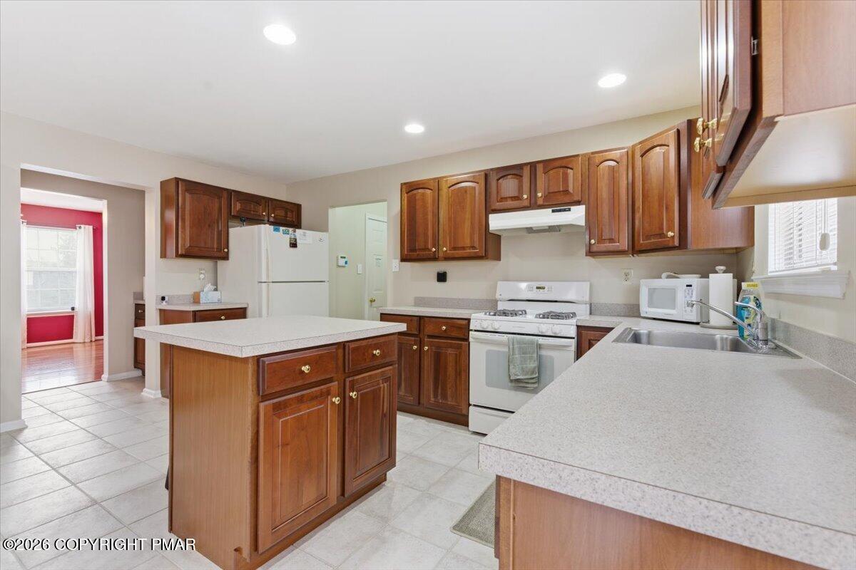 706 Franklin Court Property Photo 7
