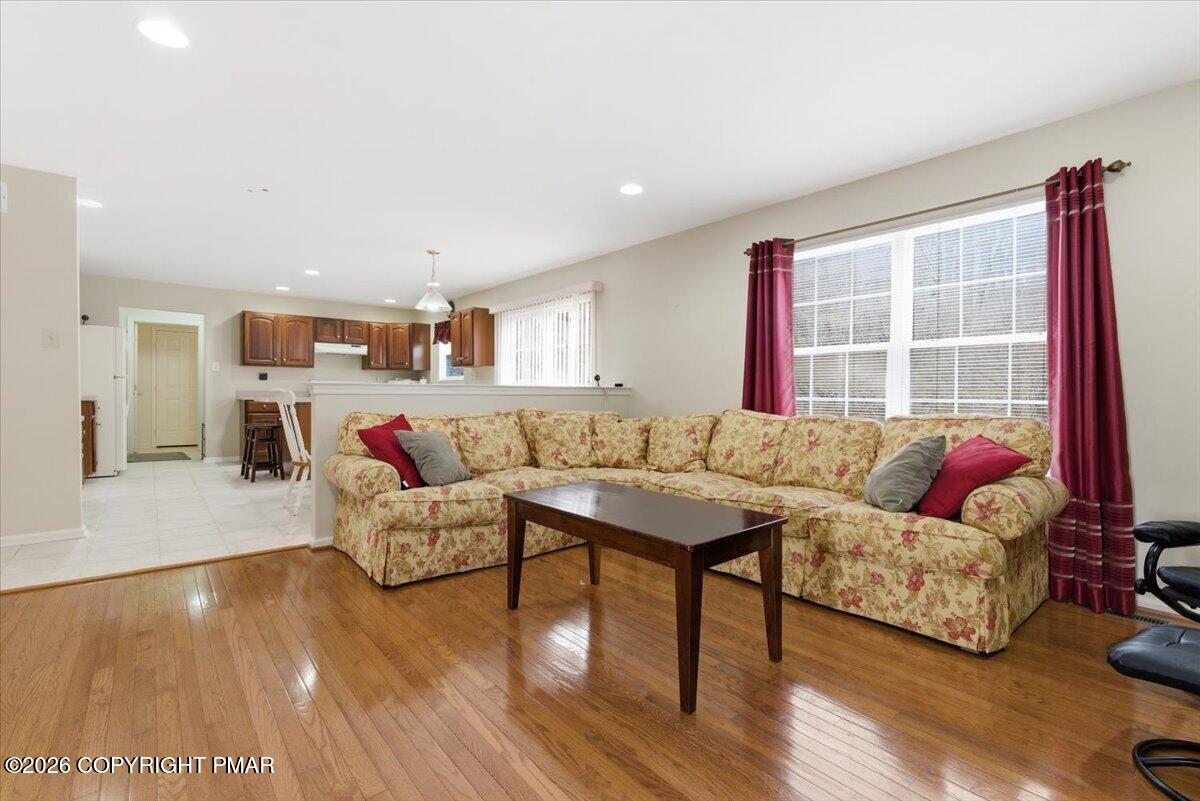 706 Franklin Court Property Photo 14
