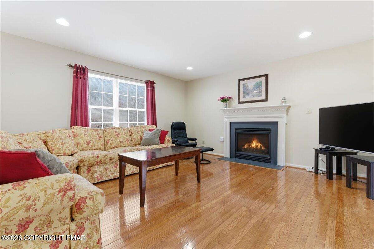 706 Franklin Court Property Photo 15