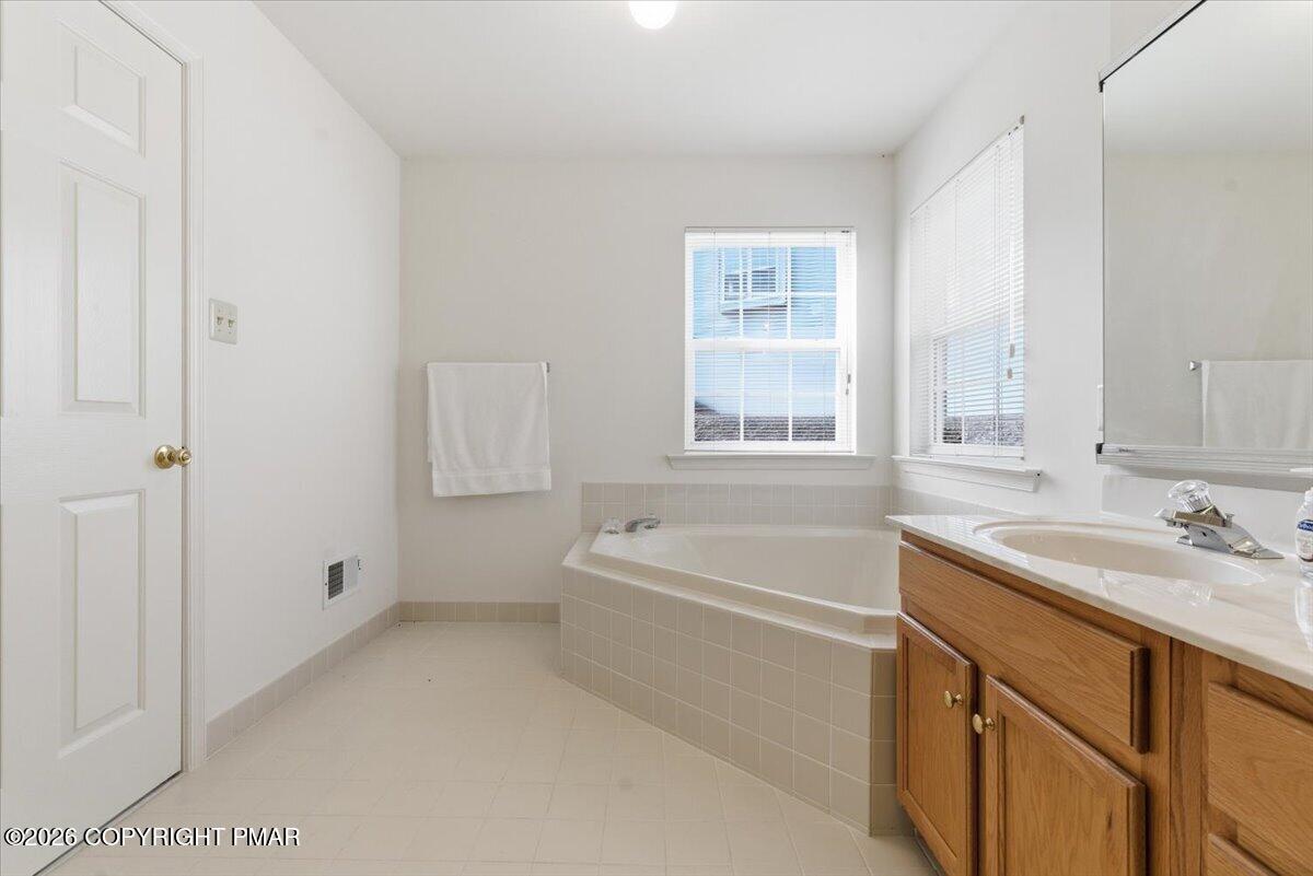 706 Franklin Court Property Photo 28