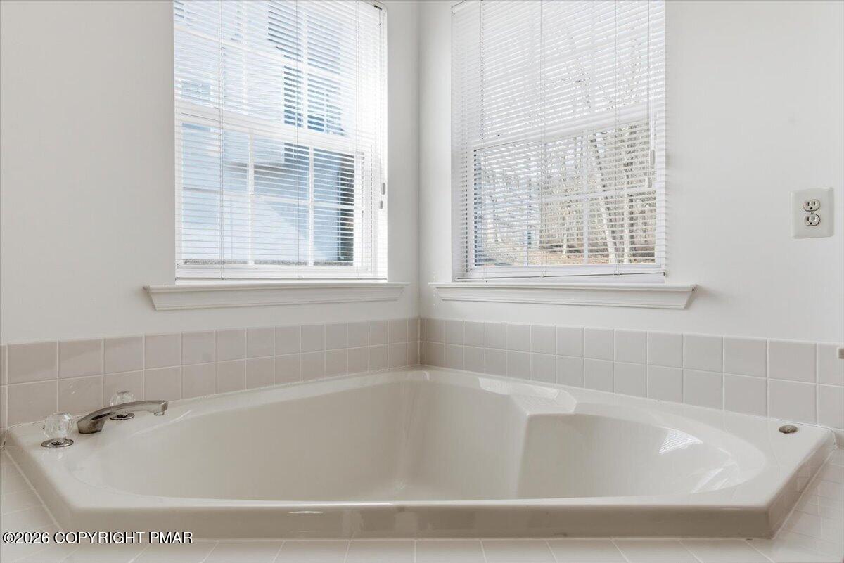 706 Franklin Court Property Photo 29