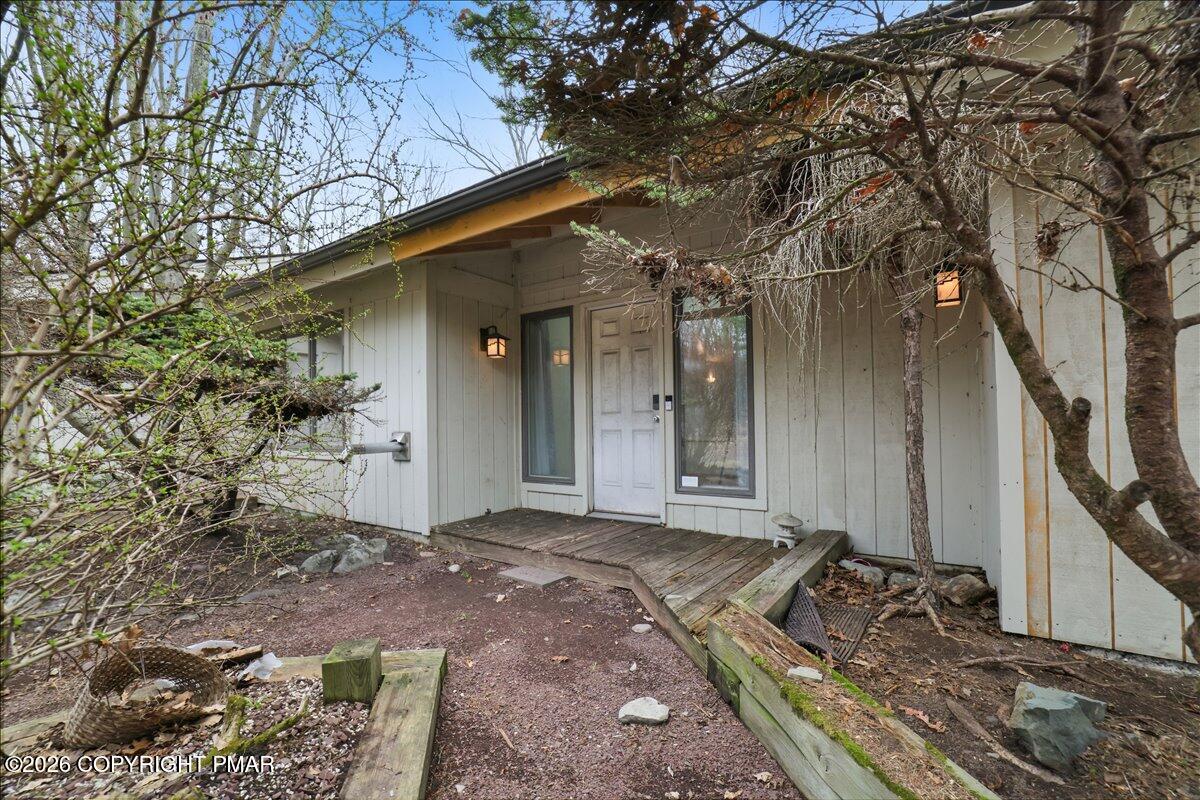 281 Forest Drive Property Photo 4