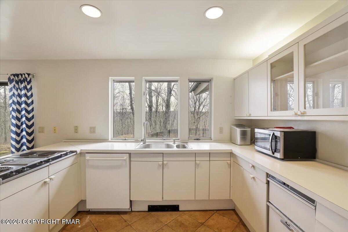 281 Forest Drive Property Photo 11
