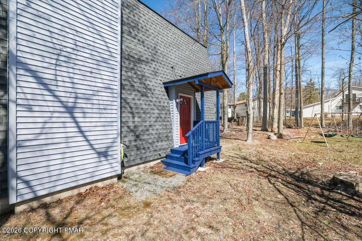 8943 Deerfield Drive Property Photo 4