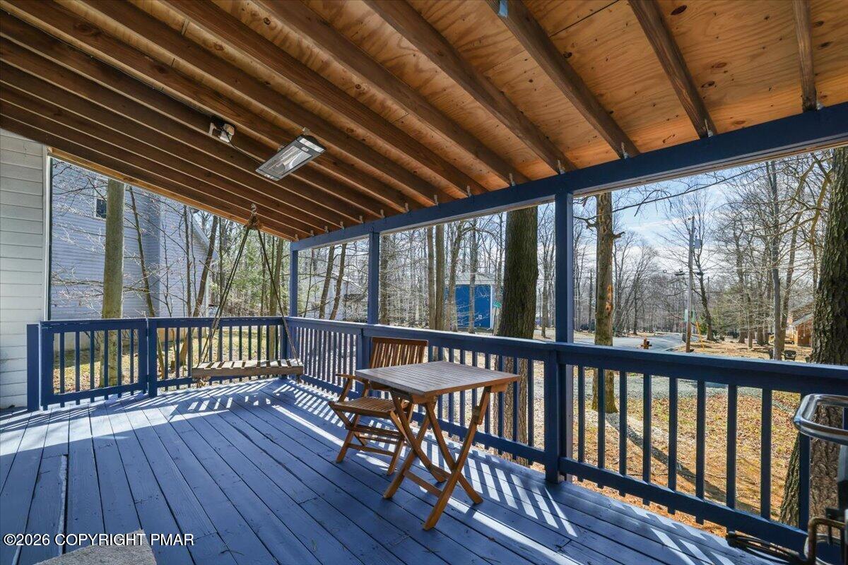 8943 Deerfield Drive Property Photo 6