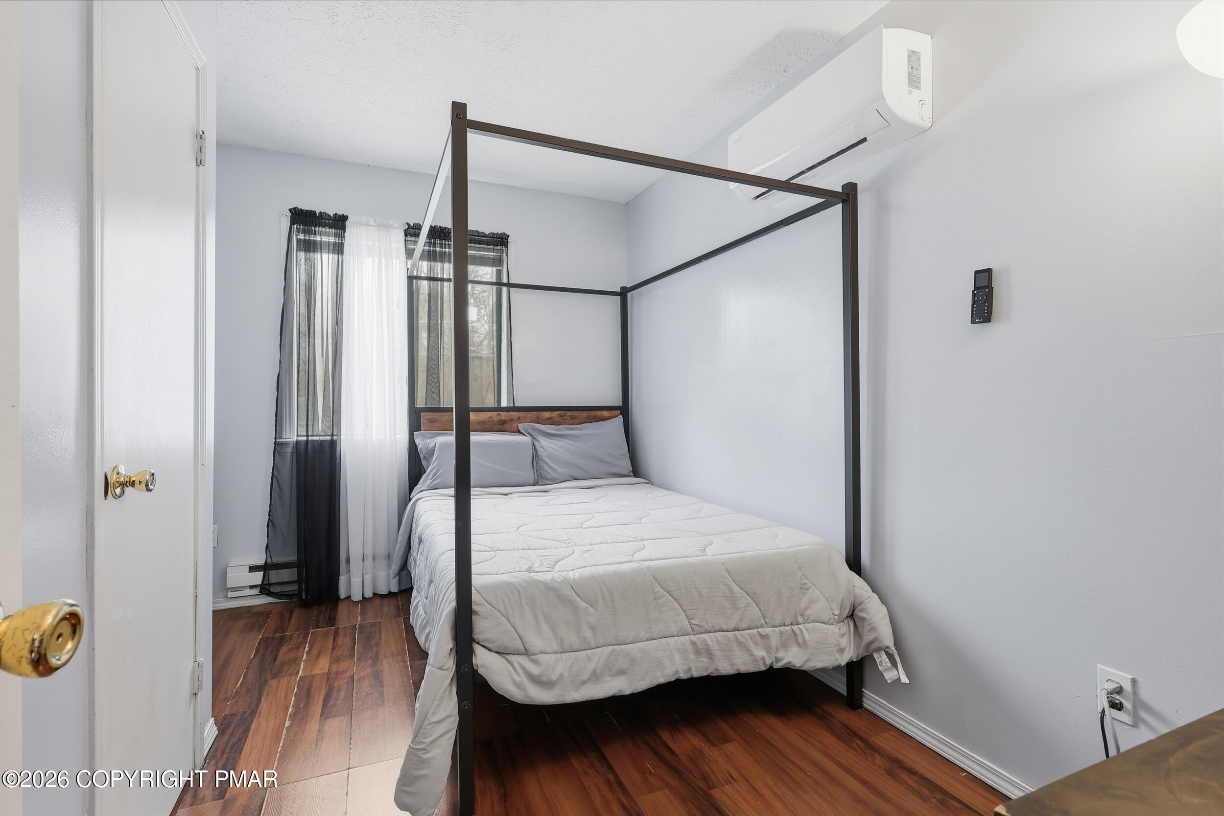 1379 Winding Way Property Photo 18
