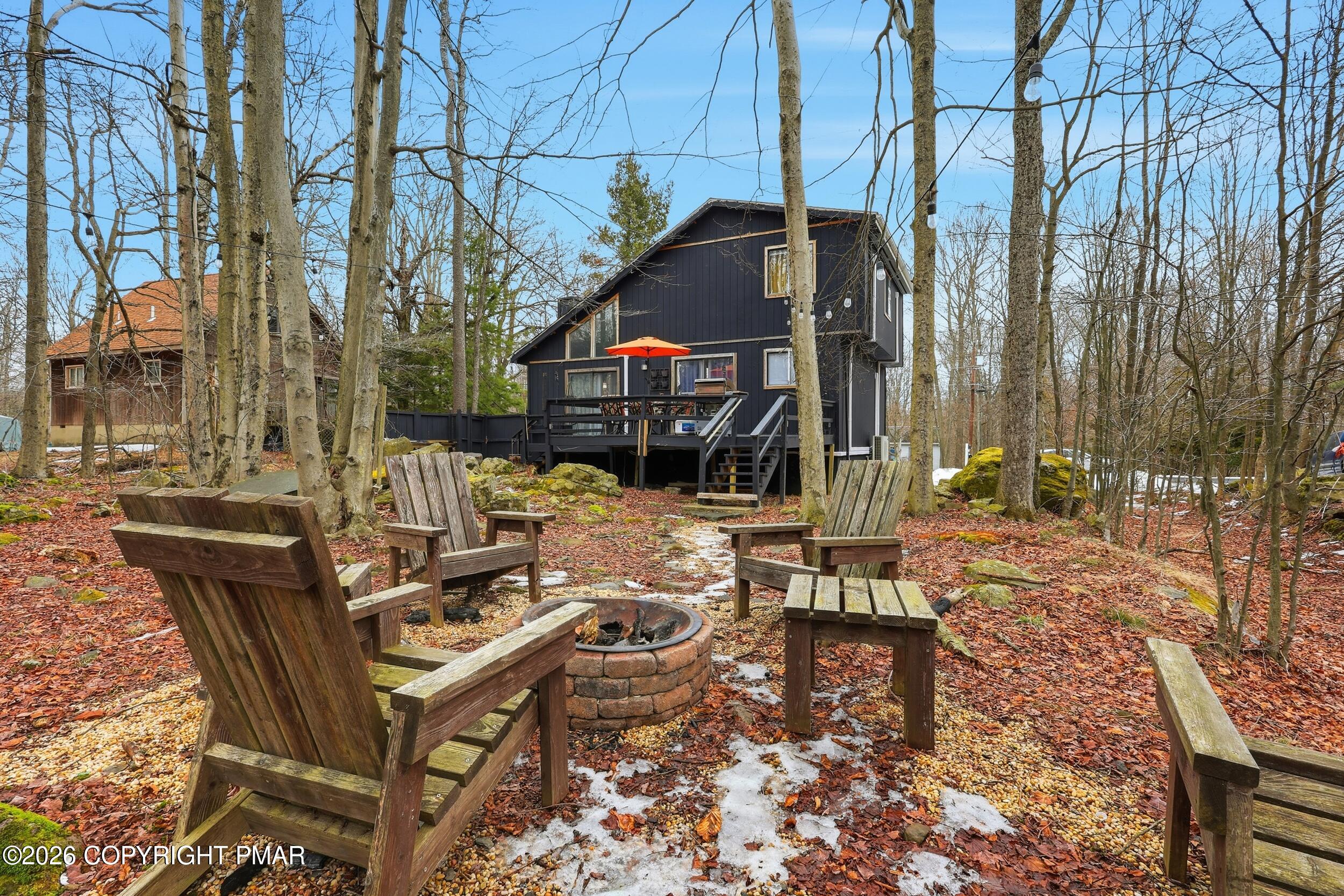 1379 Winding Way Property Photo 35