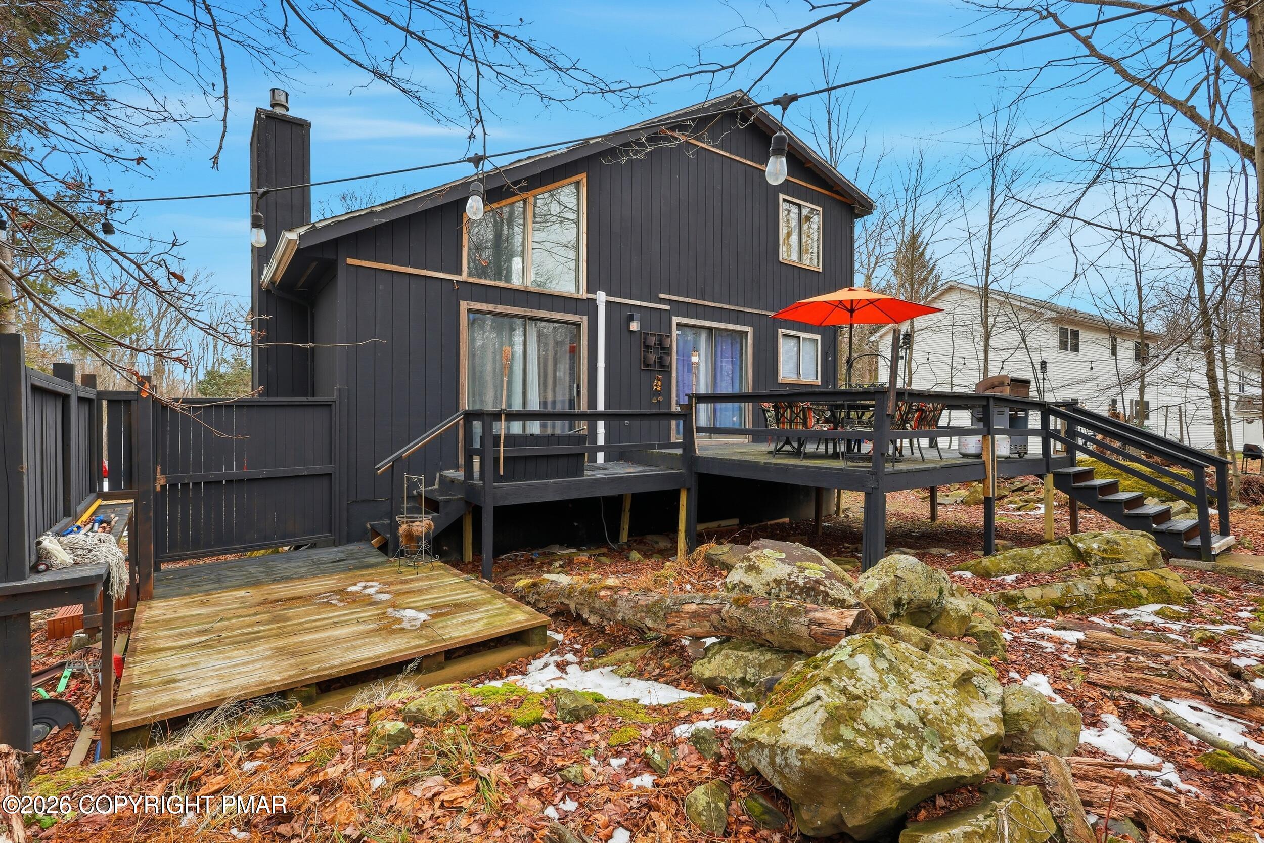 1379 Winding Way Property Photo 36