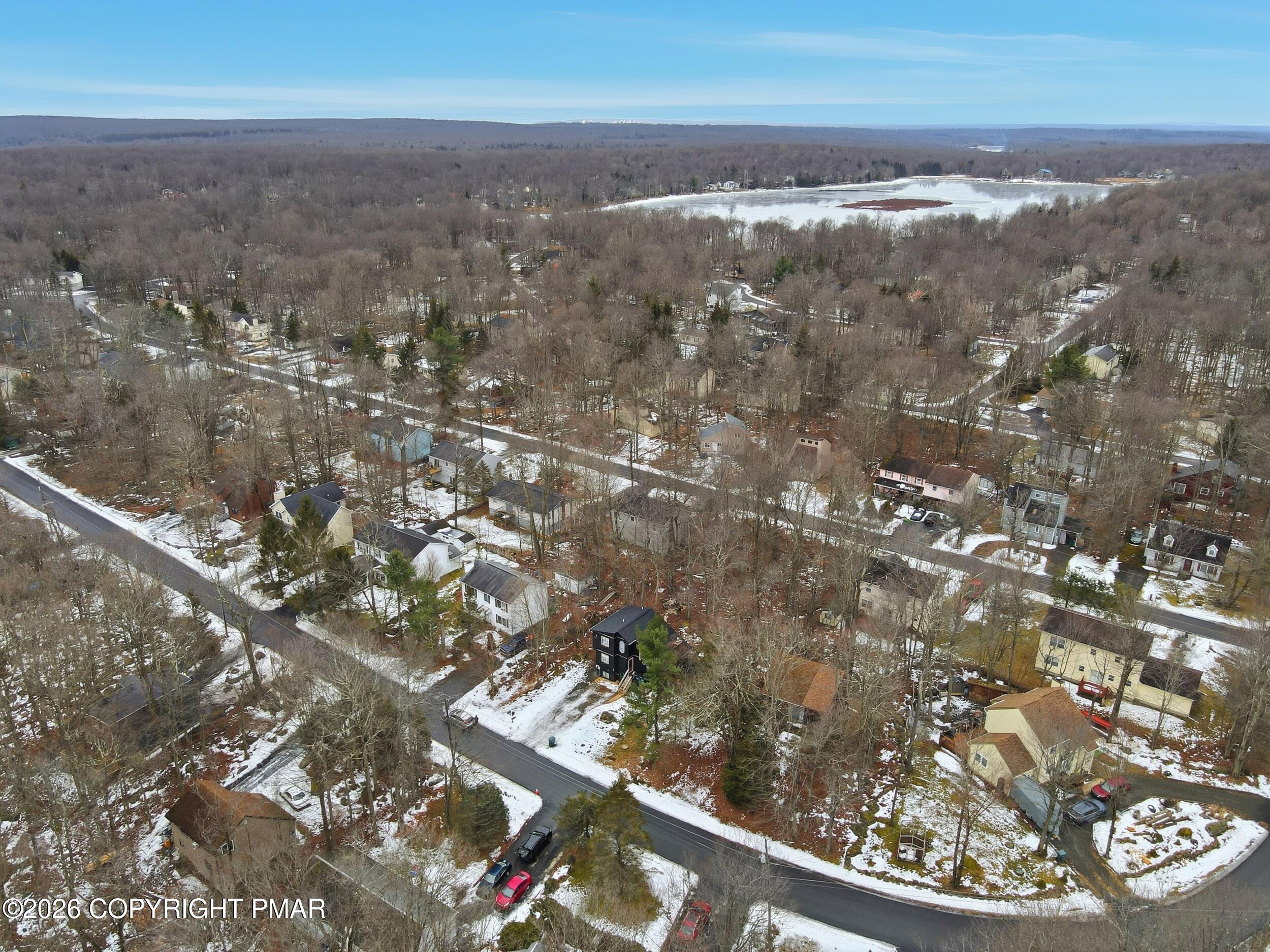 1379 Winding Way Property Photo 43