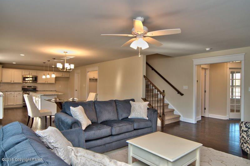 709 Kennedy Court Property Photo 5