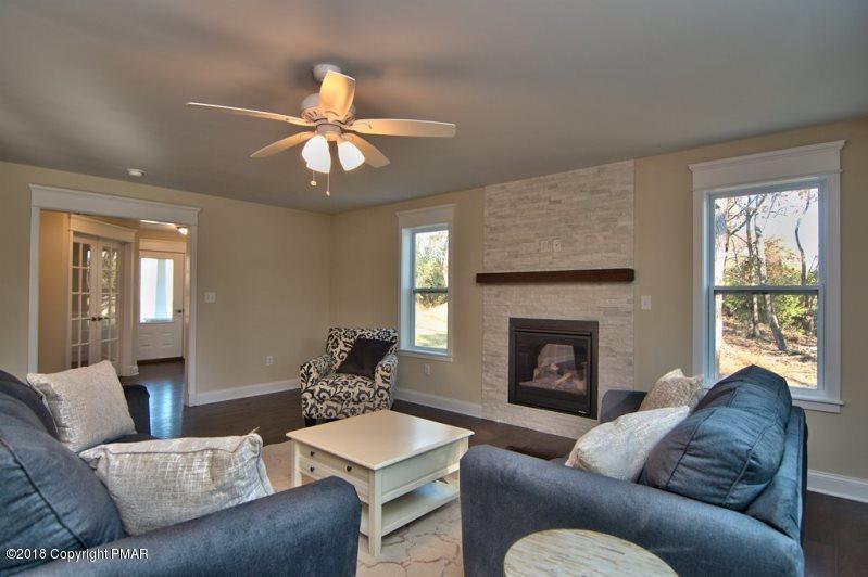 709 Kennedy Court Property Photo 6