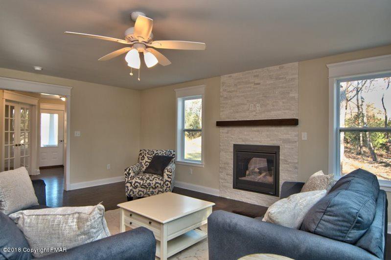 709 Kennedy Court Property Photo 7